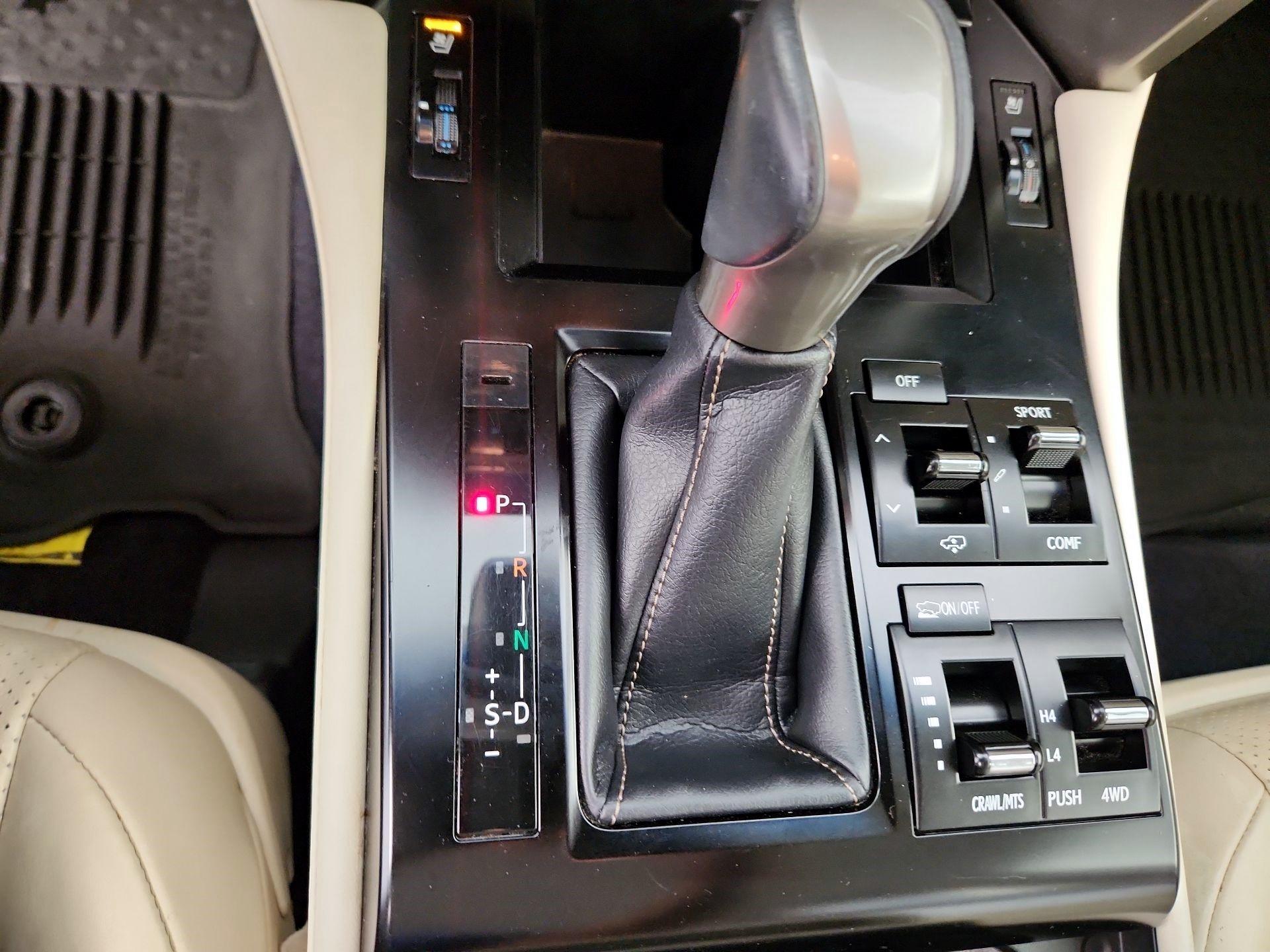 Thumbnail: 2020 Lexus GX - 17