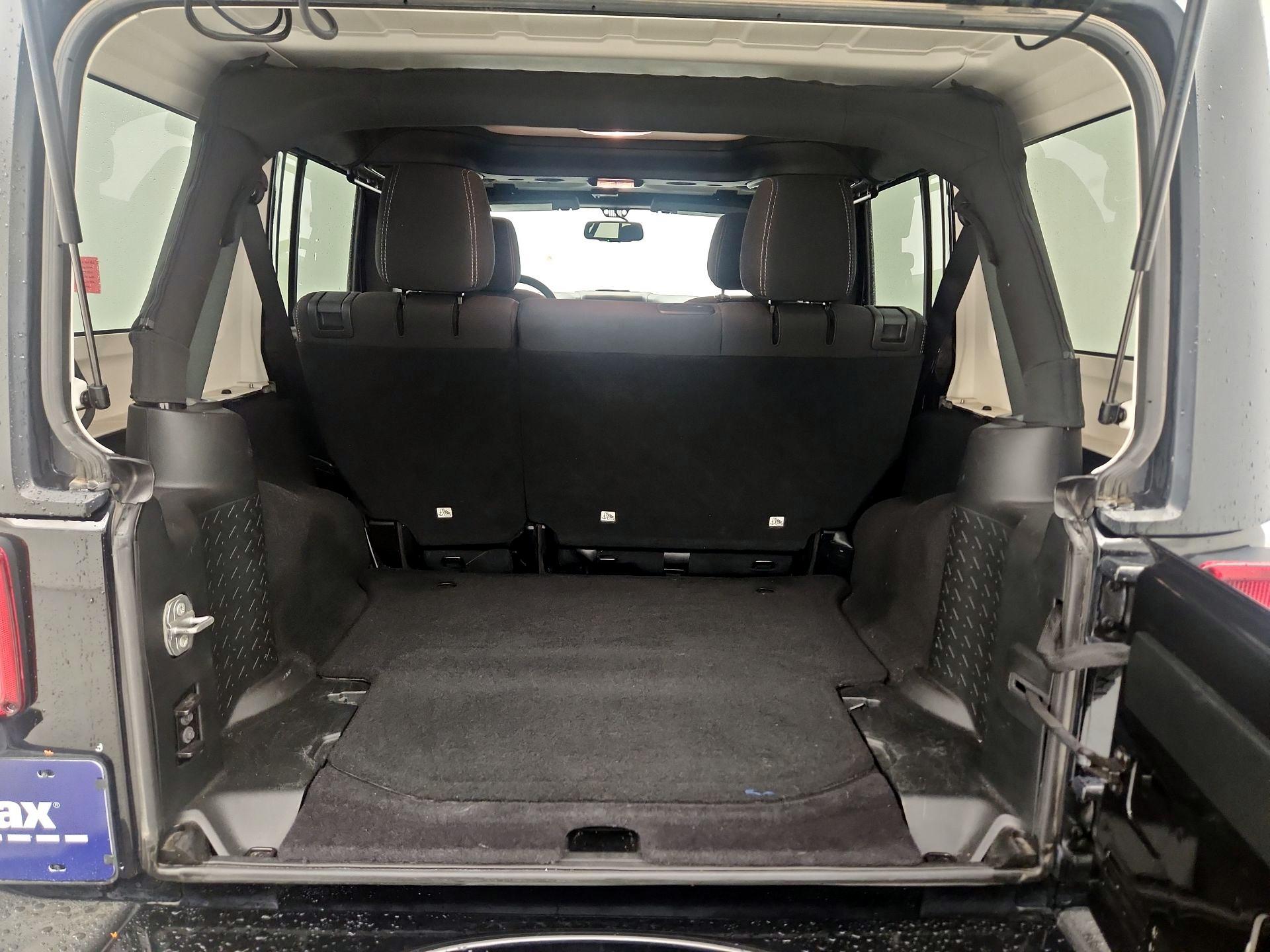 Thumbnail: 2018 Jeep Wrangler - 17
