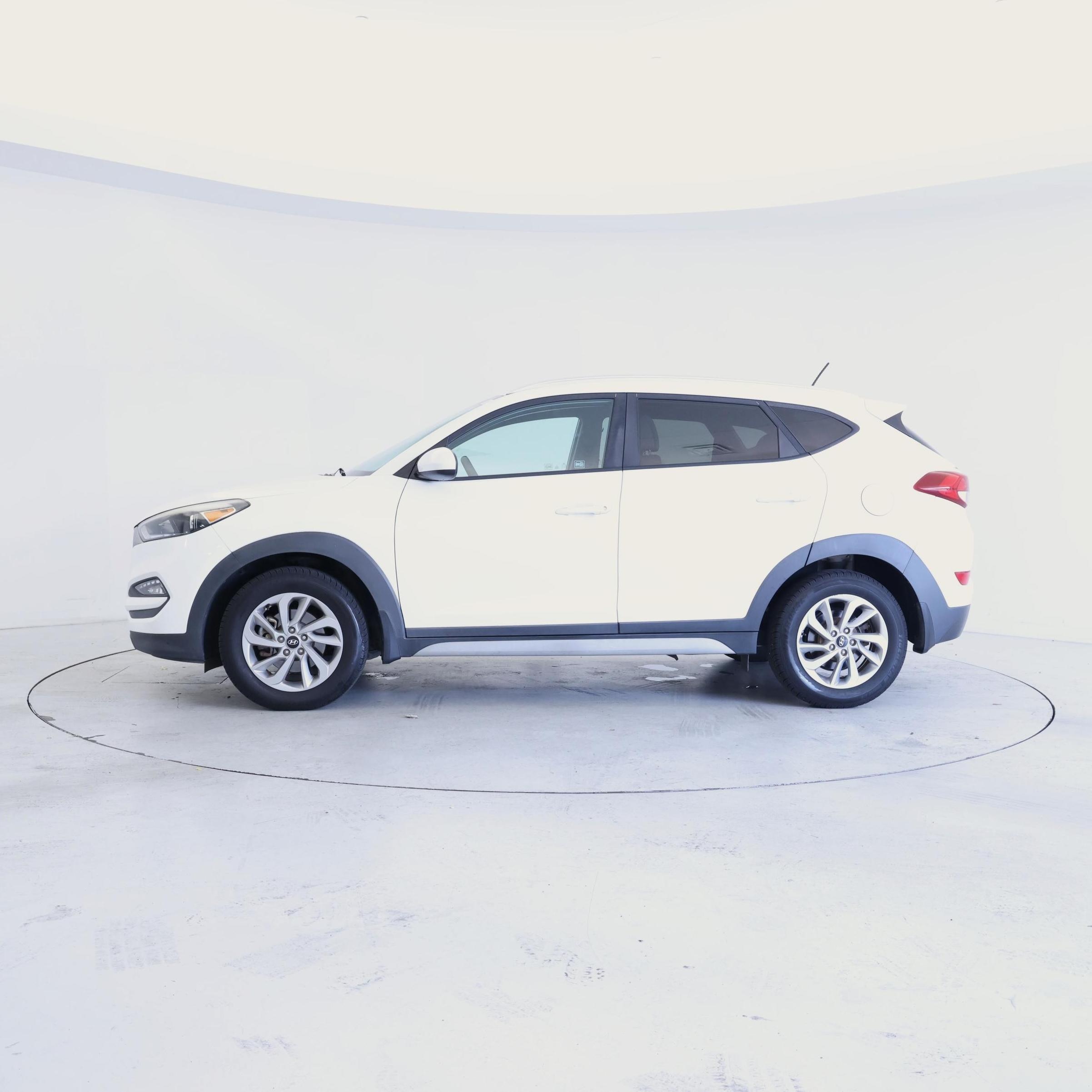 Thumbnail: 2017 Hyundai Tucson - 3