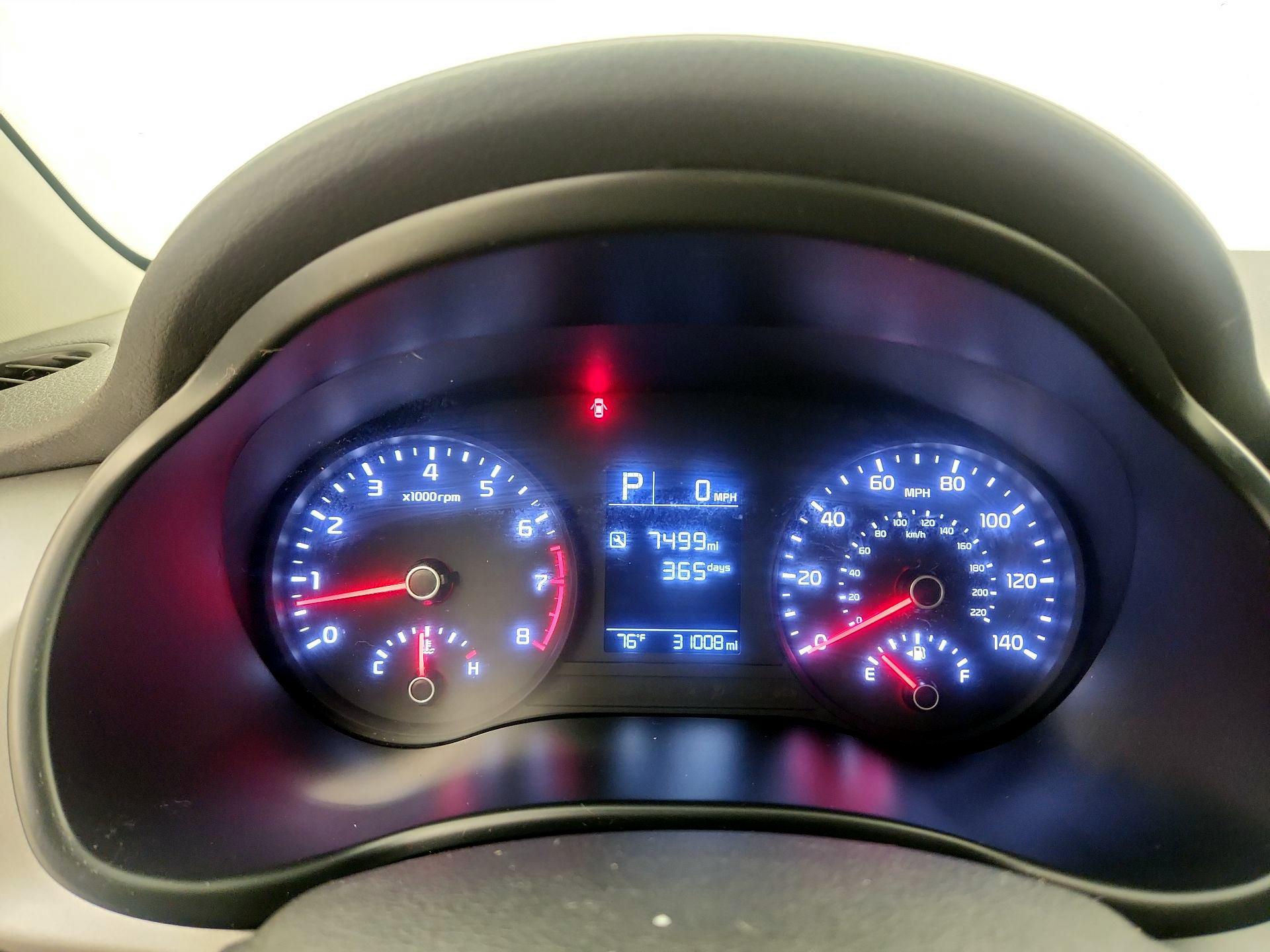 Thumbnail: 2020 Kia Rio - 10