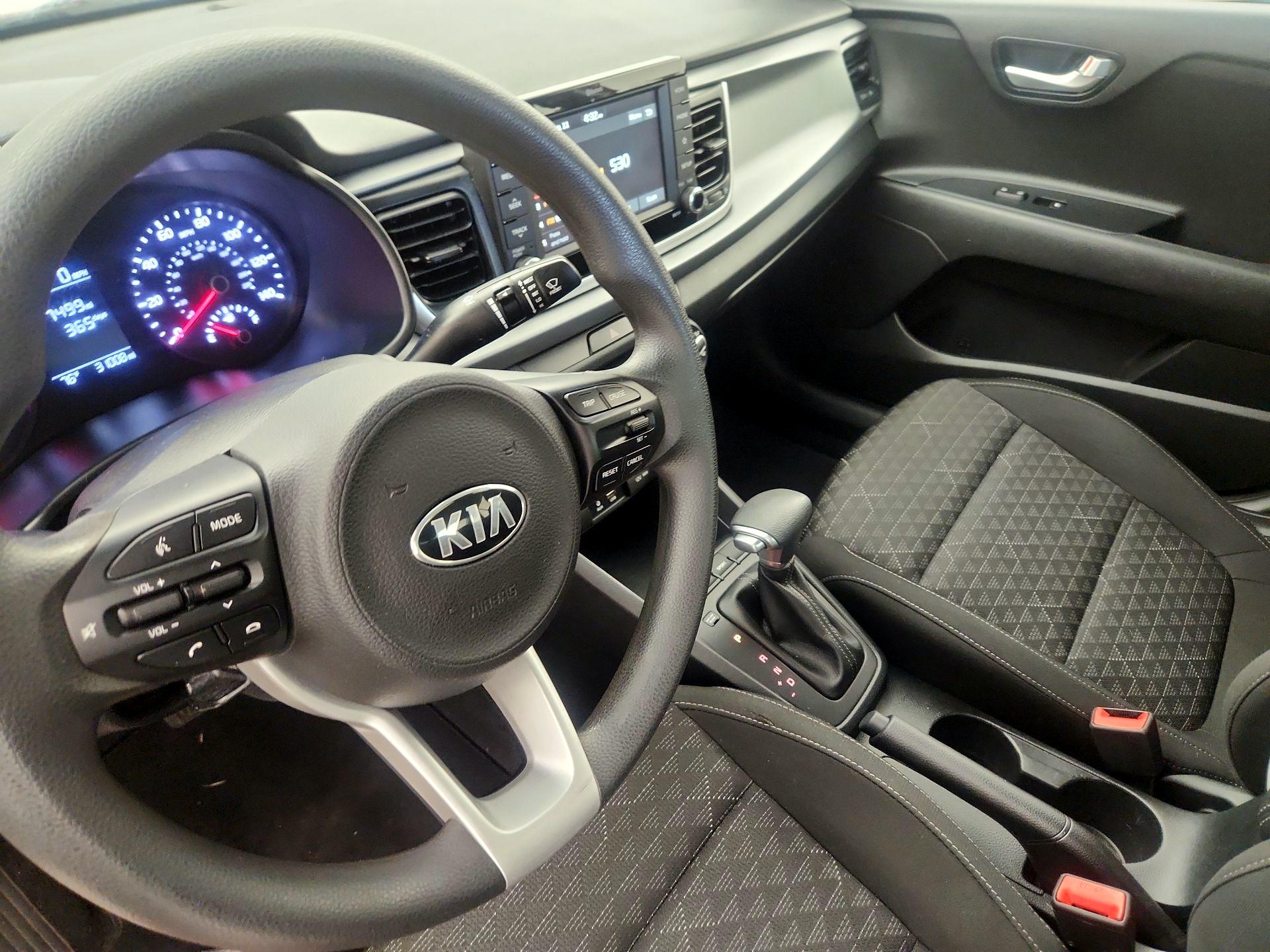 Thumbnail: 2020 Kia Rio - 11