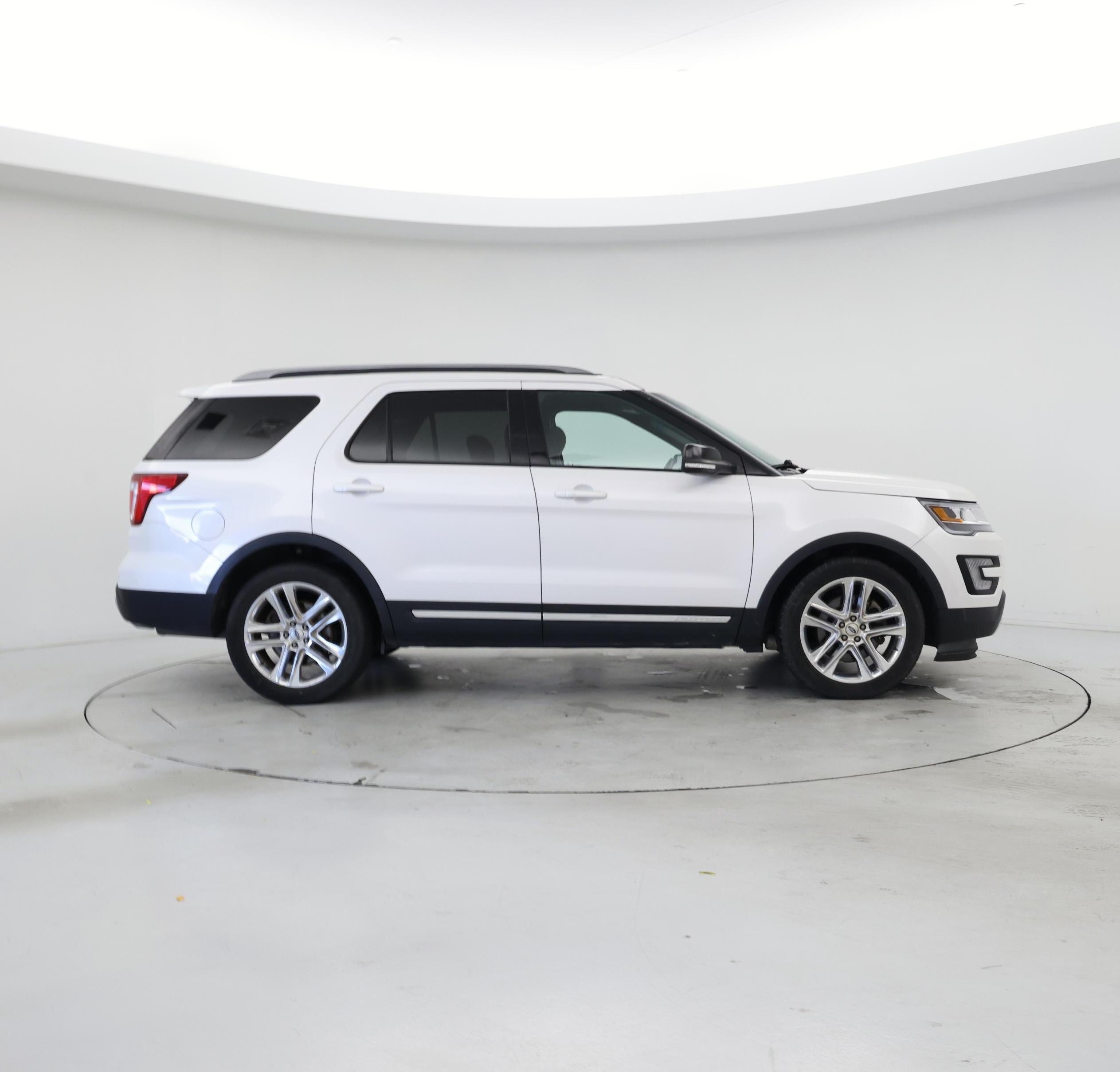 Thumbnail: 2017 Ford Explorer - 7