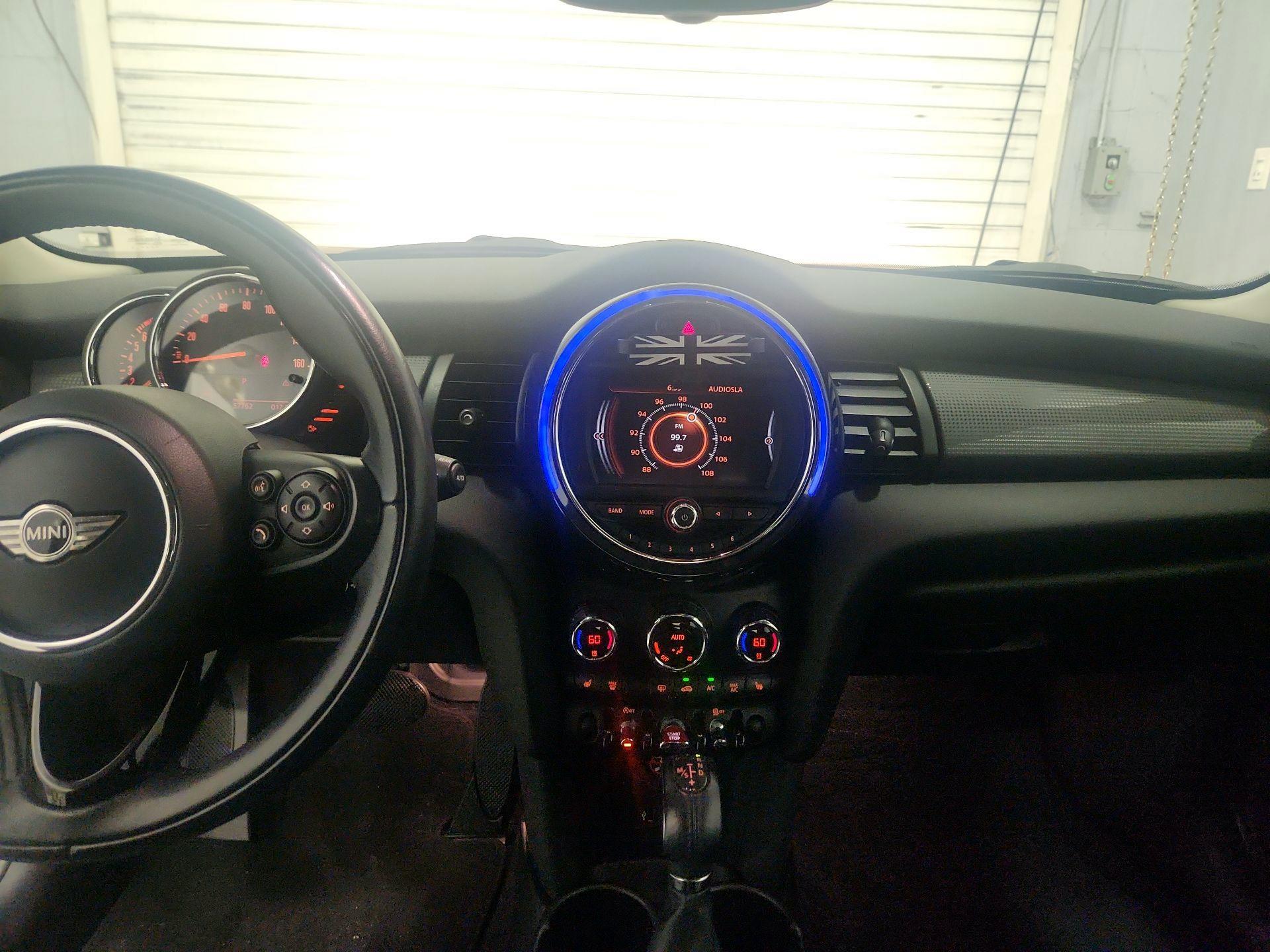 Thumbnail: 2017 MINI Cooper Hardtop - 9