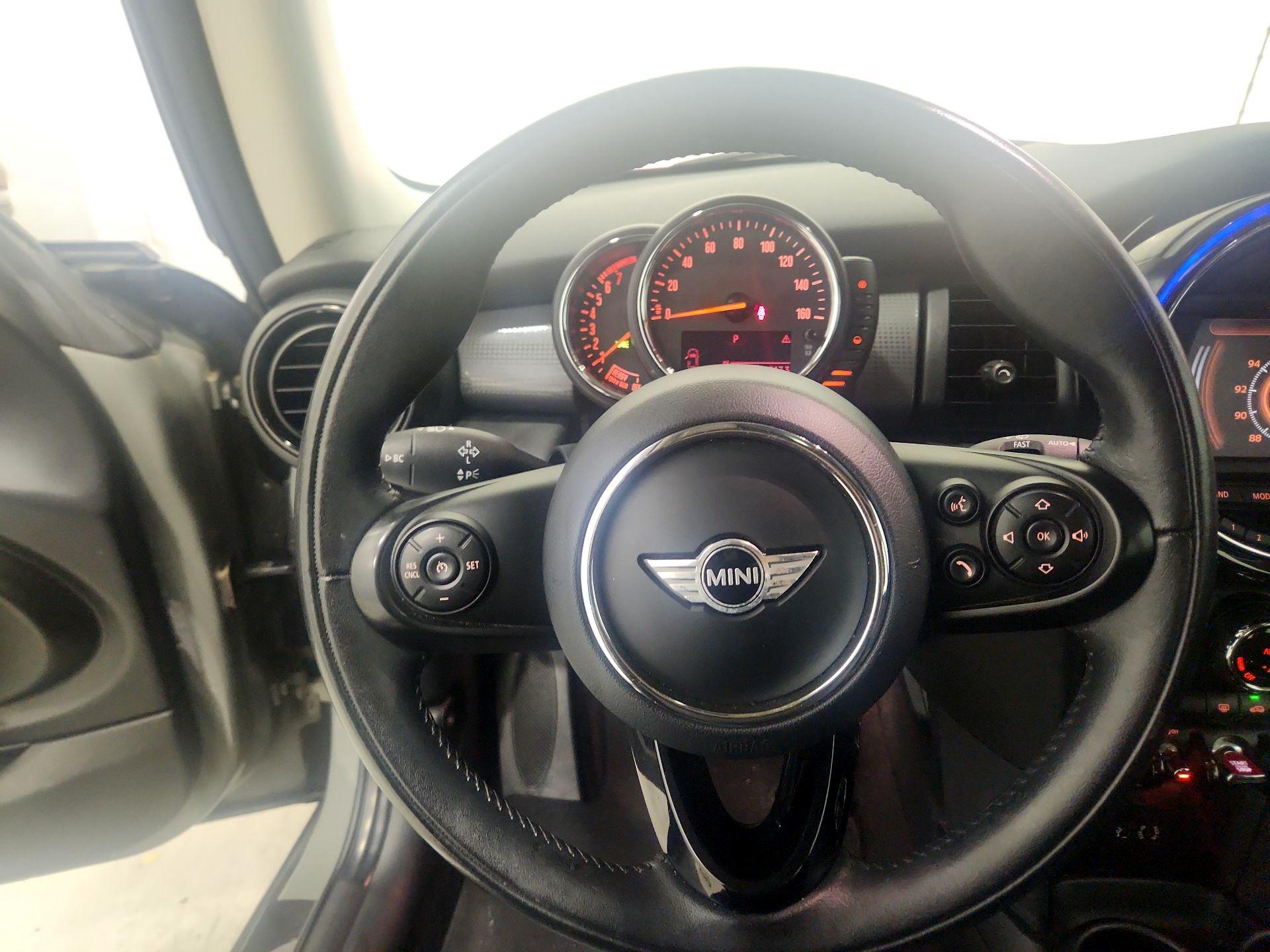 Thumbnail: 2017 MINI Cooper Hardtop - 10
