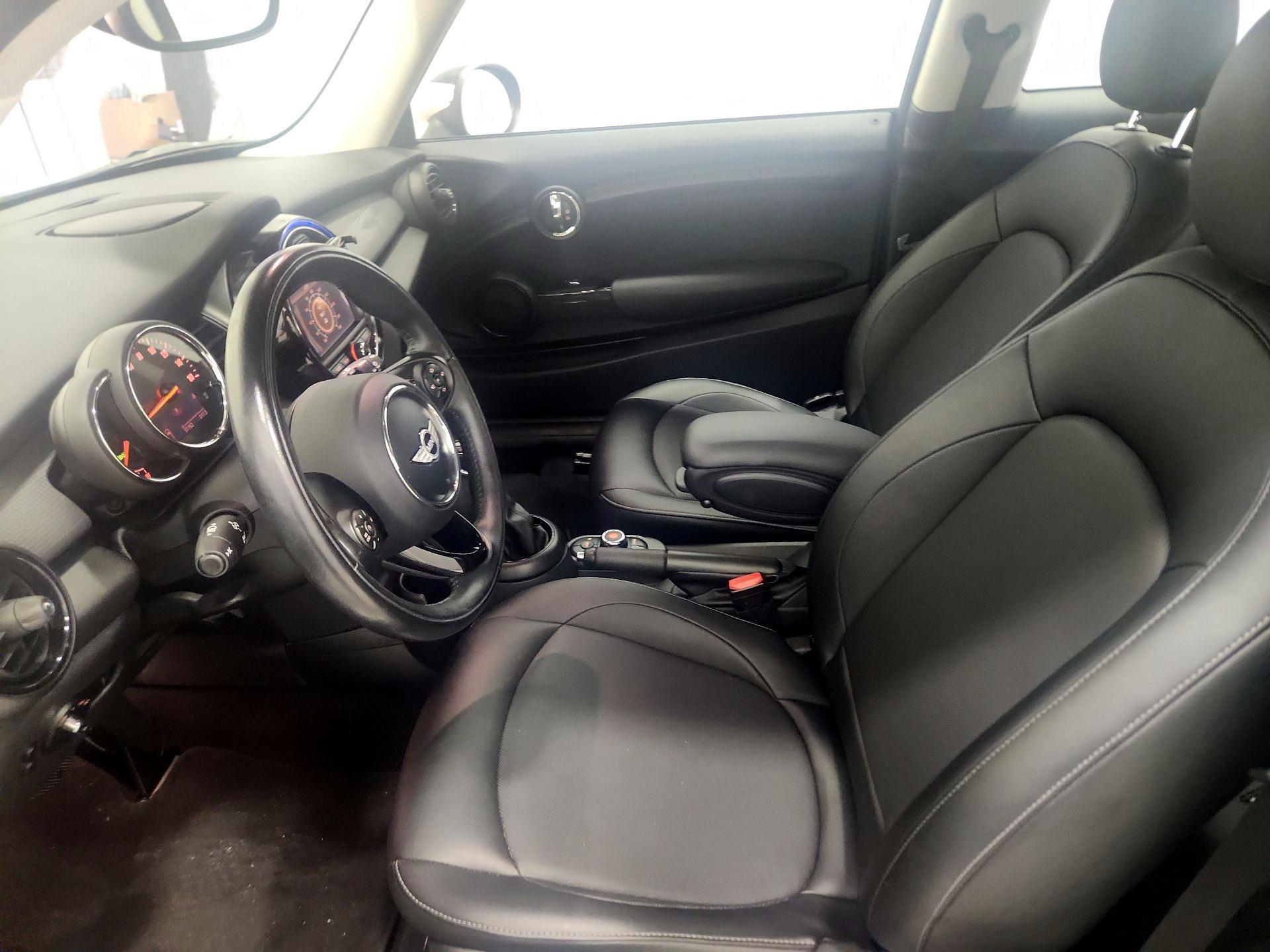 Thumbnail: 2017 MINI Cooper Hardtop - 11