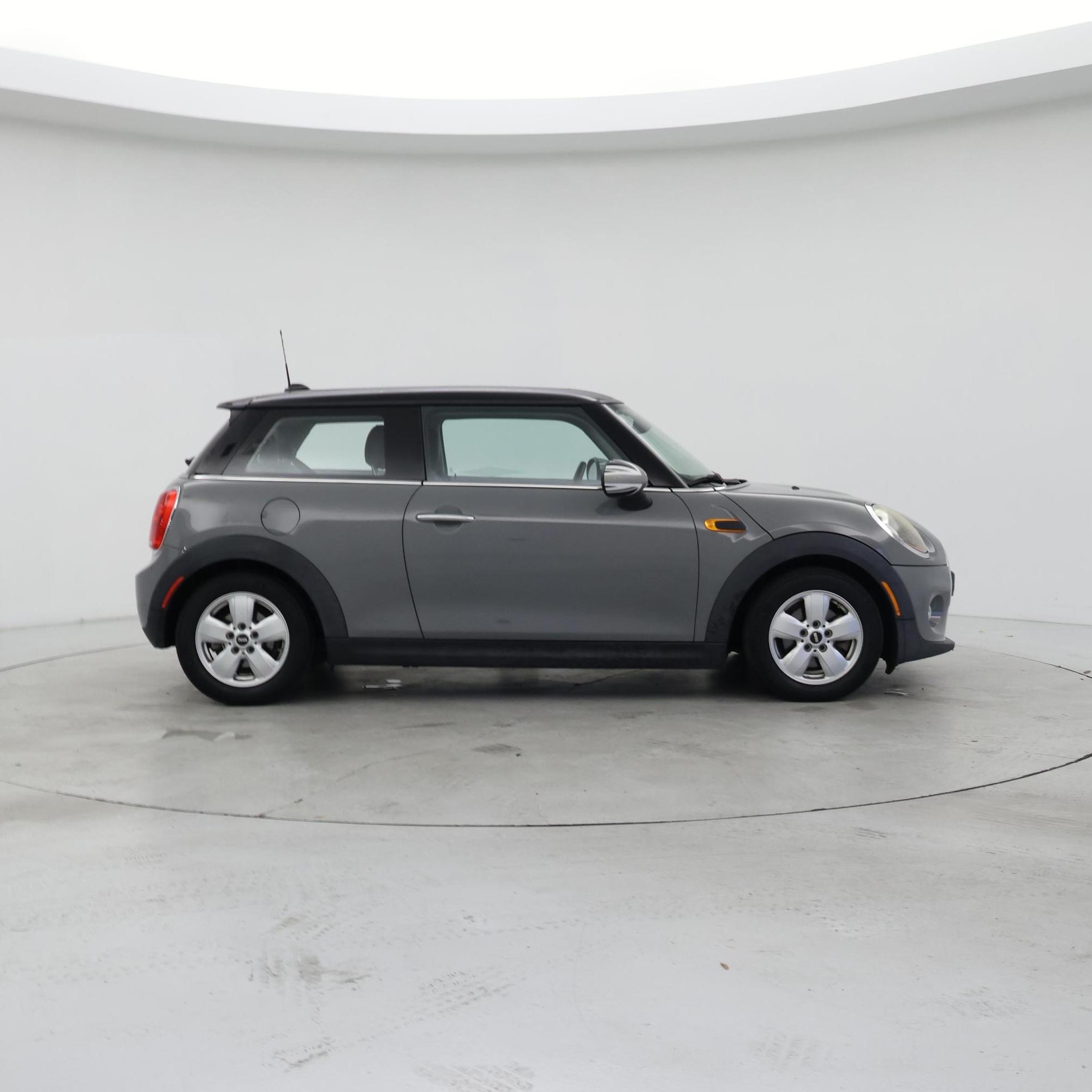 Thumbnail: 2017 MINI Cooper Hardtop - 7