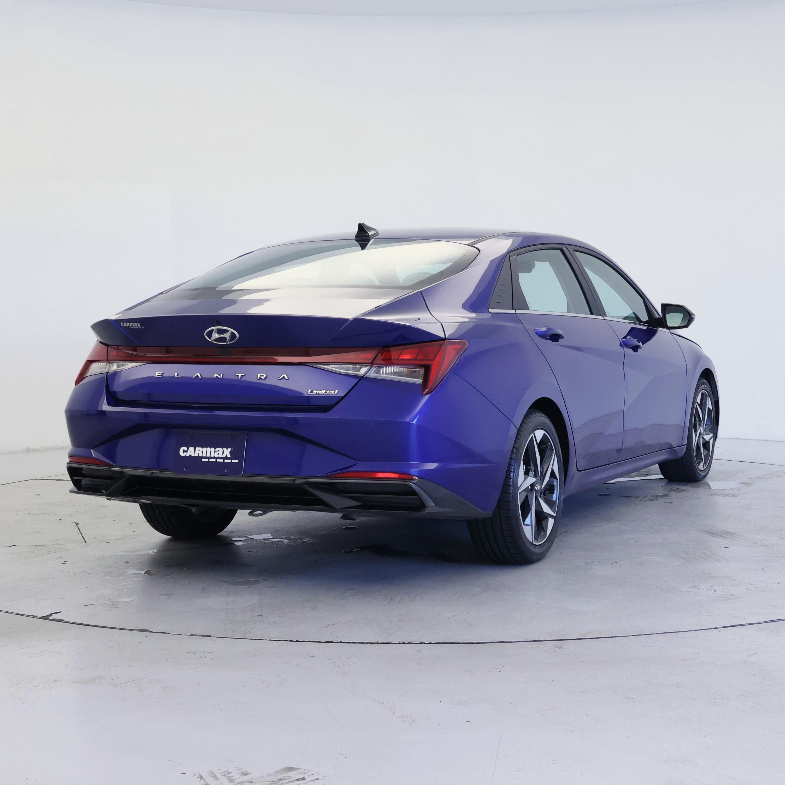 Thumbnail: 2022 Hyundai Elantra - 8