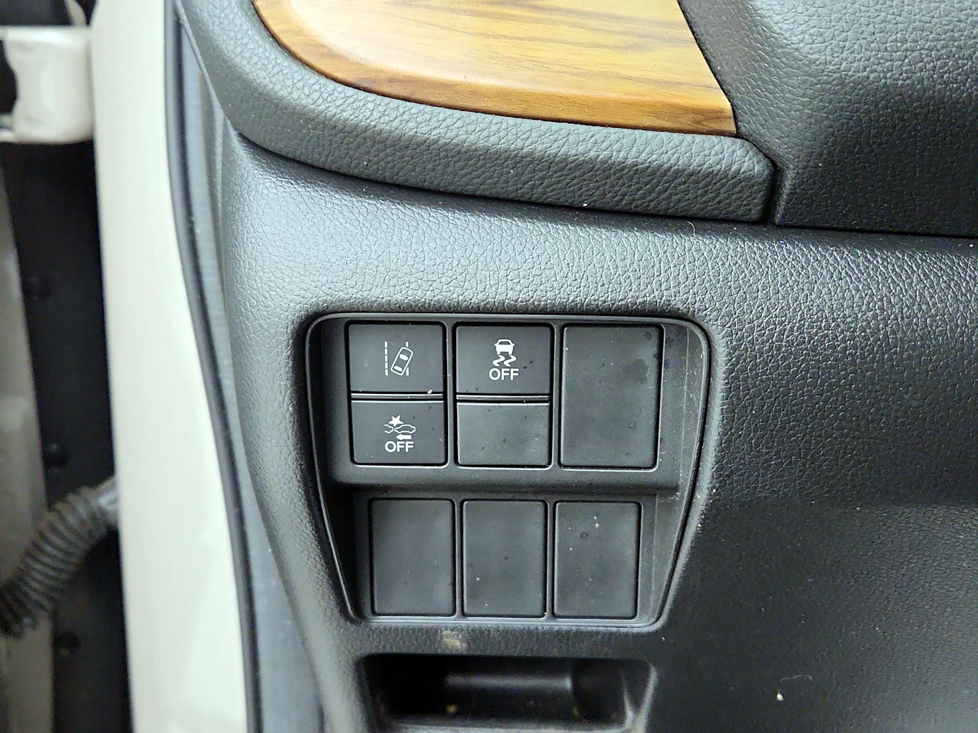 Thumbnail: 2017 Honda CR-V - 13