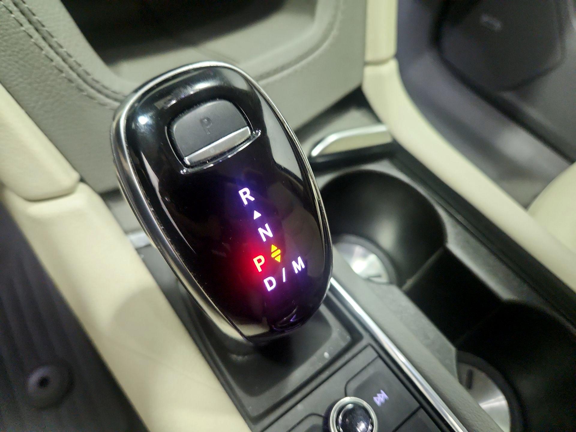 Thumbnail: 2023 Cadillac XT6 - 18