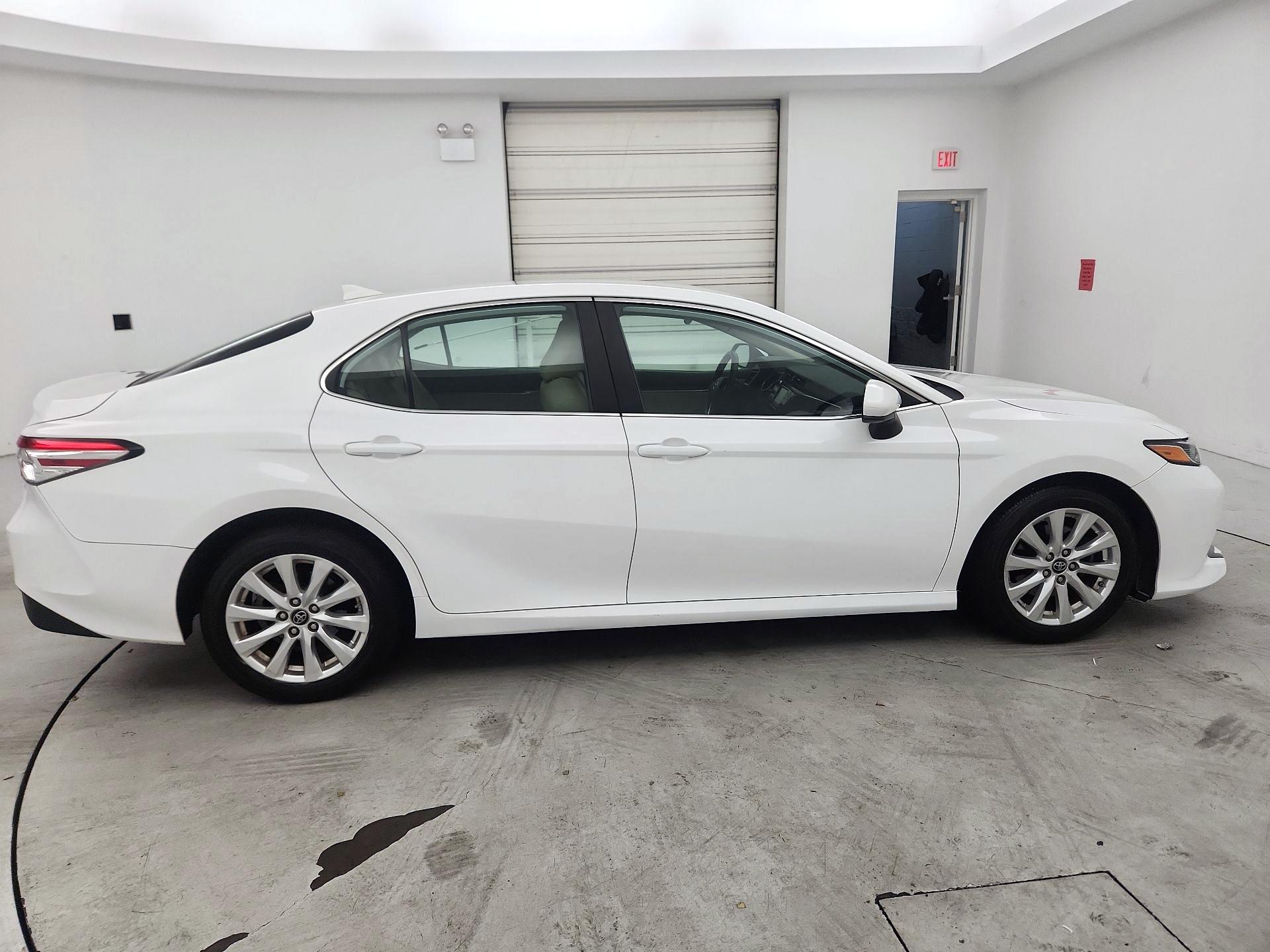 Thumbnail: 2019 Toyota Camry - 4