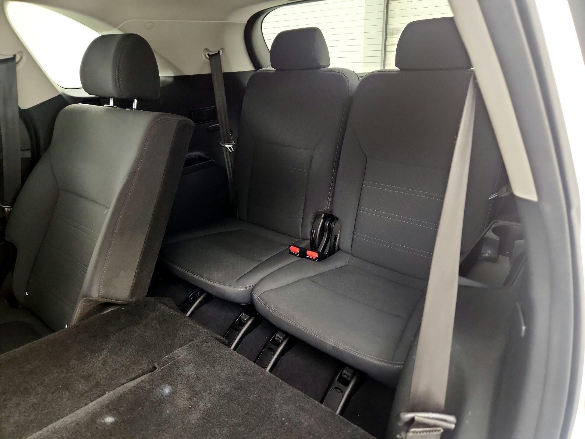 Thumbnail: 2019 Kia Sorento - 18