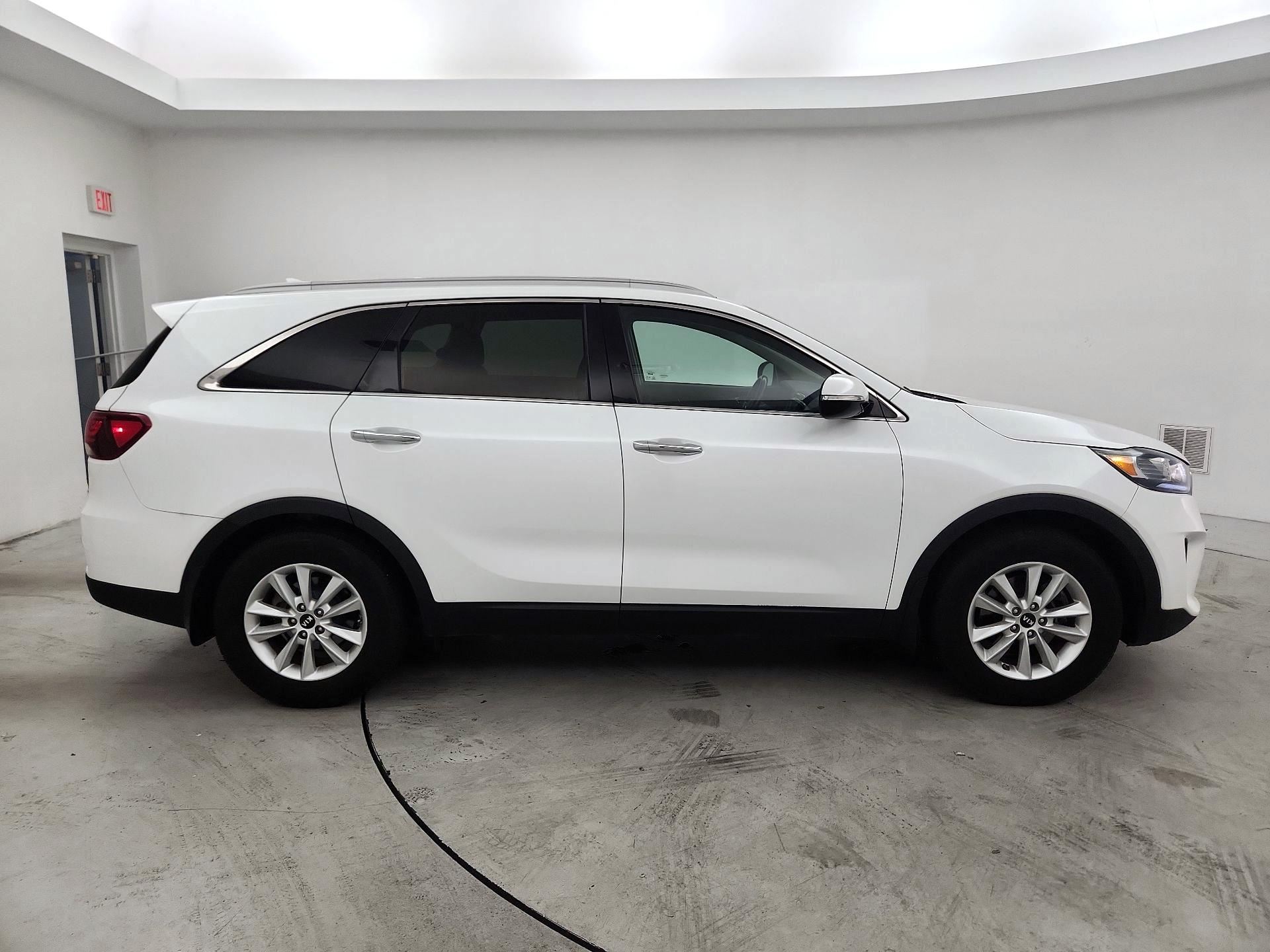 Thumbnail: 2019 Kia Sorento - 4