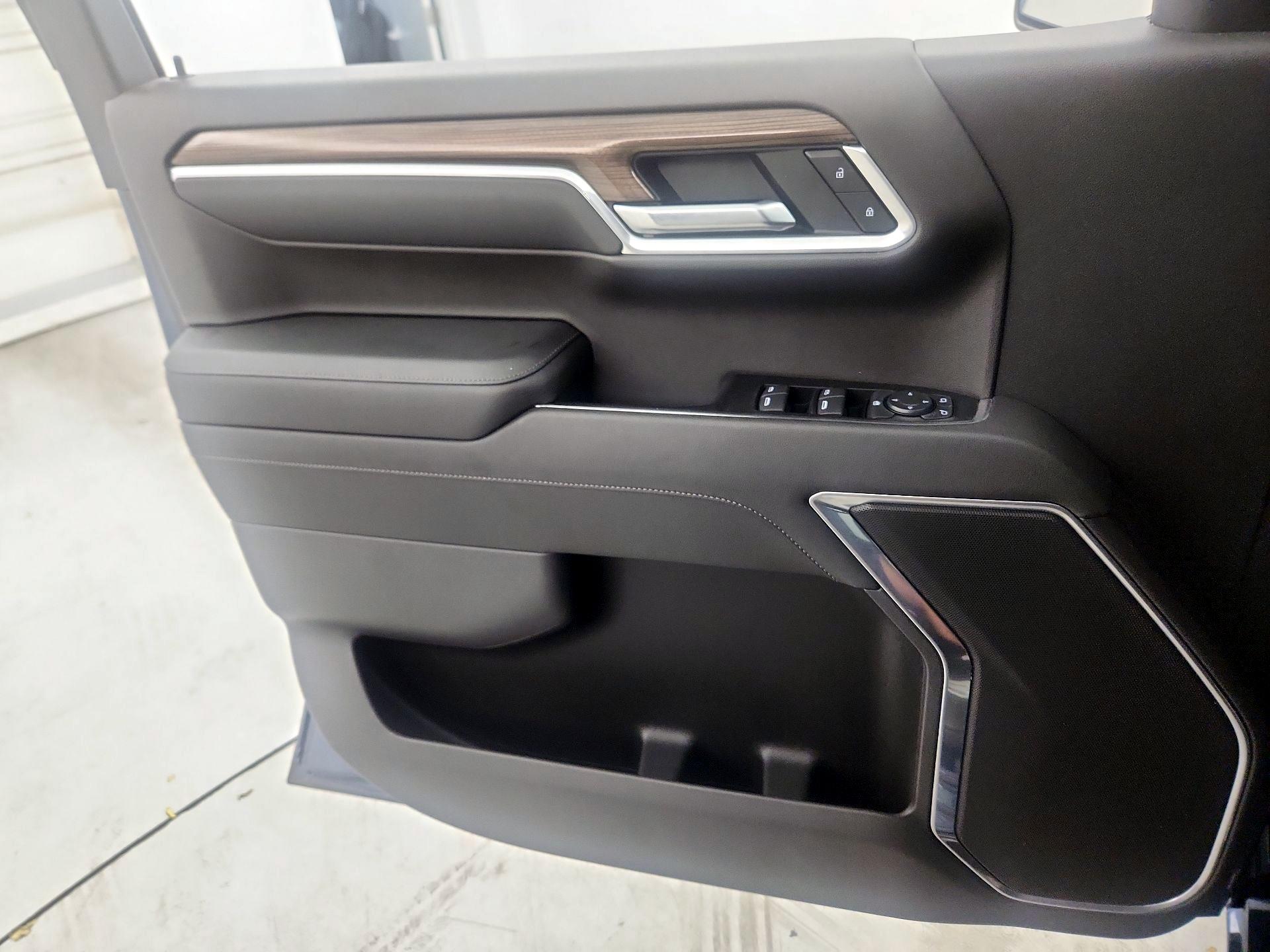 Thumbnail: 2022 Chevrolet Silverado 1500 - 12