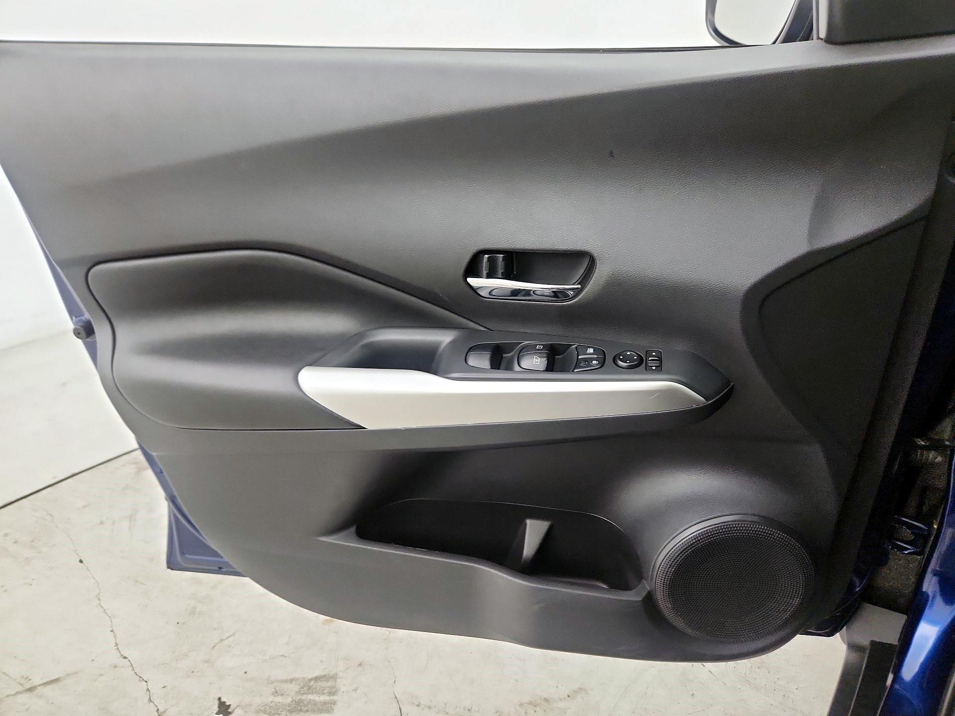 Thumbnail: 2020 Nissan Kicks - 12