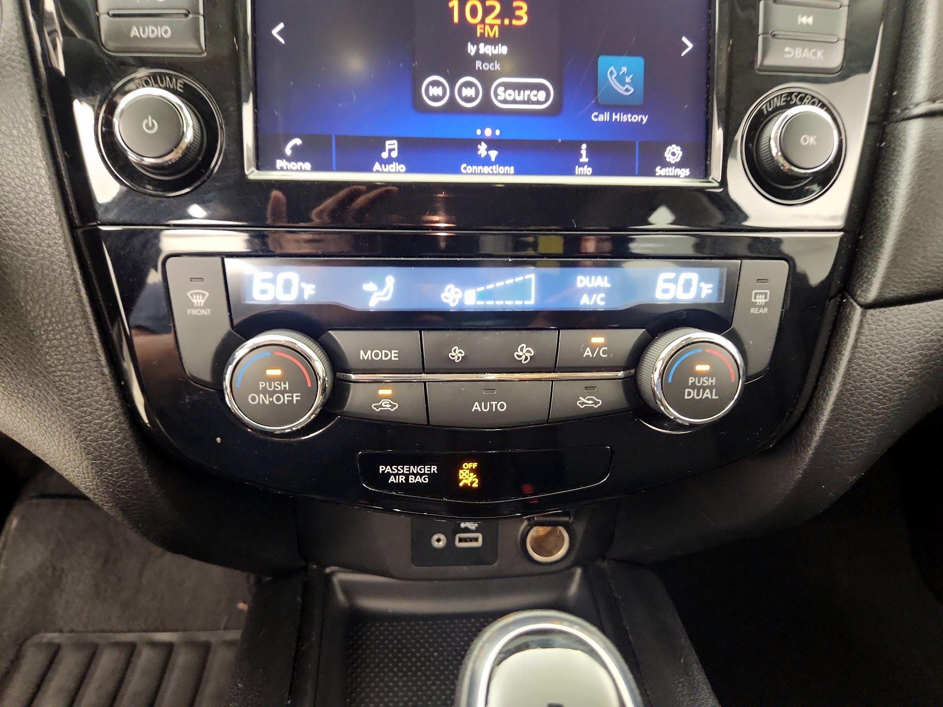 Thumbnail: 2019 Nissan Rogue - 16