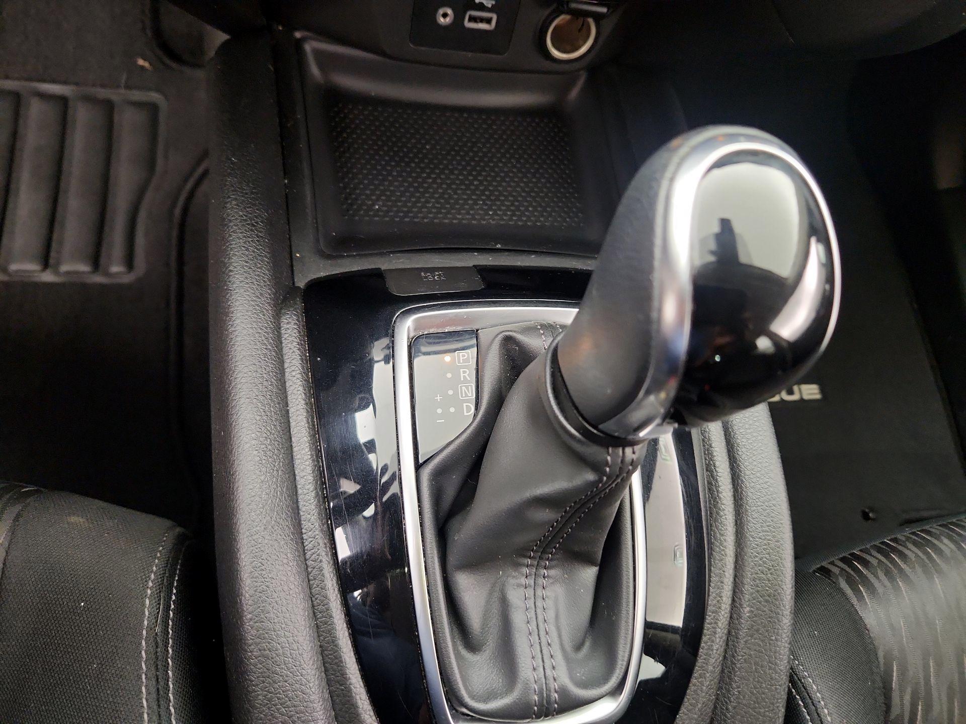 Thumbnail: 2019 Nissan Rogue - 17
