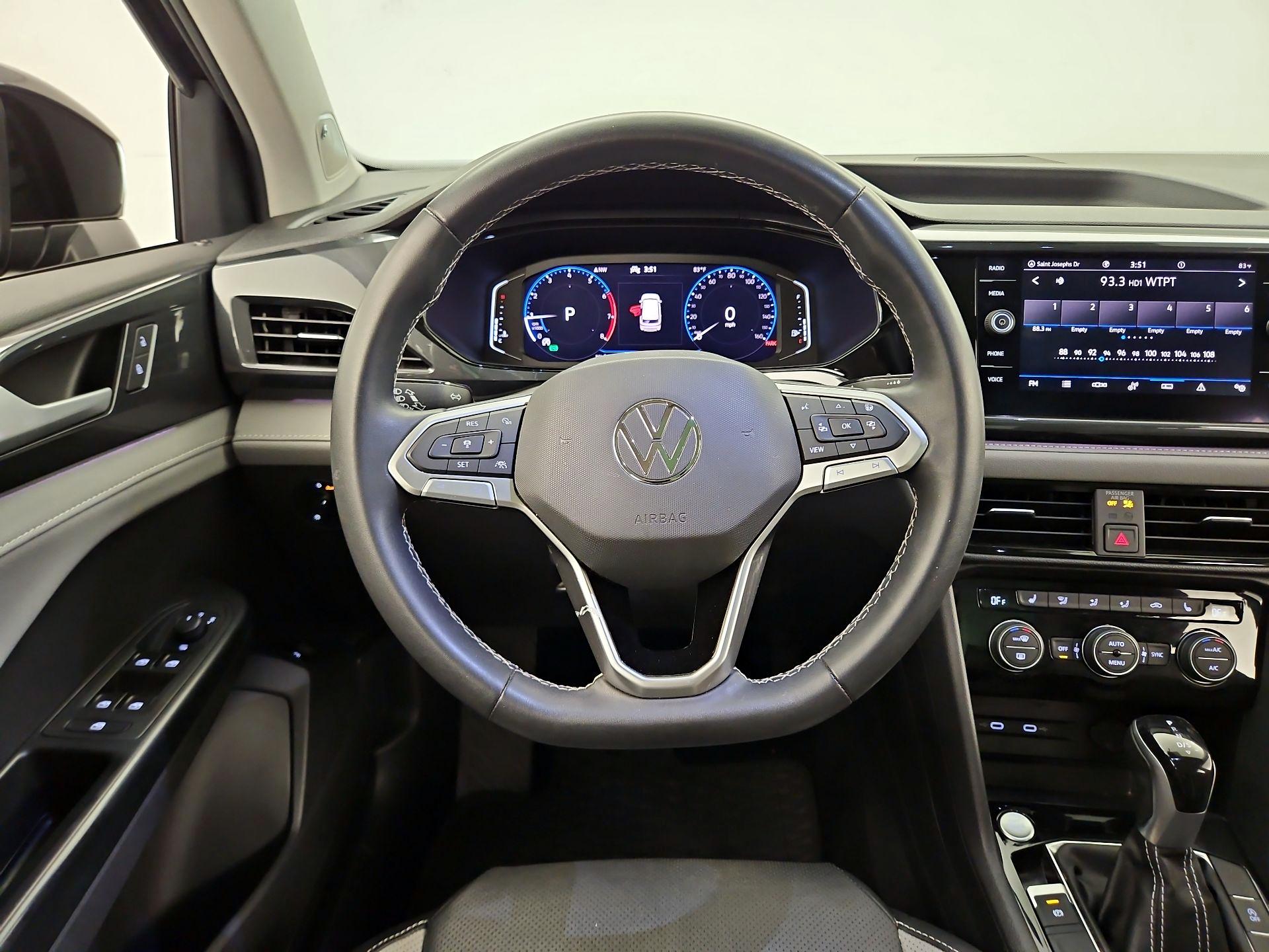 Thumbnail: 2022 Volkswagen Taos - 10
