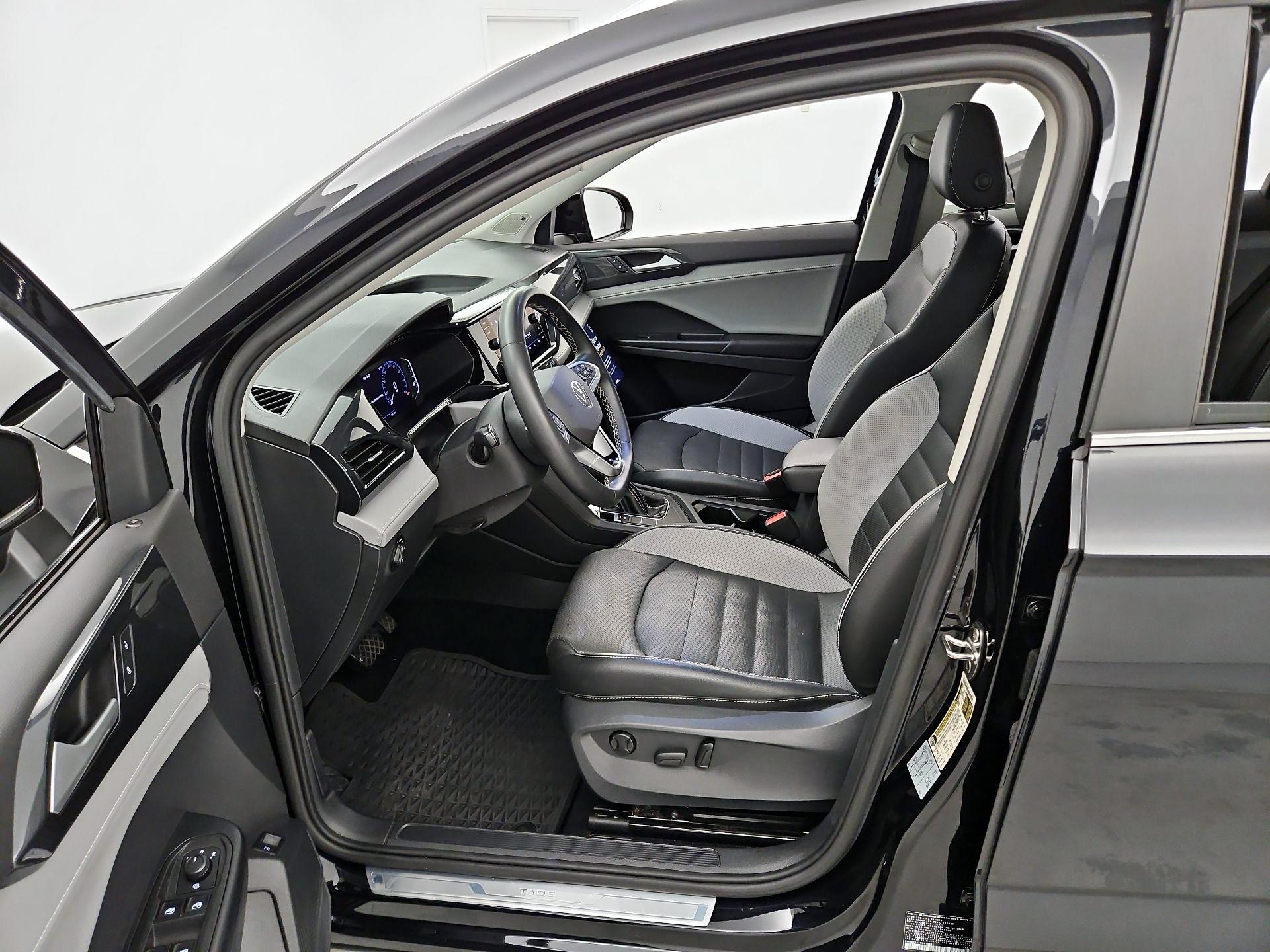 Thumbnail: 2022 Volkswagen Taos - 11