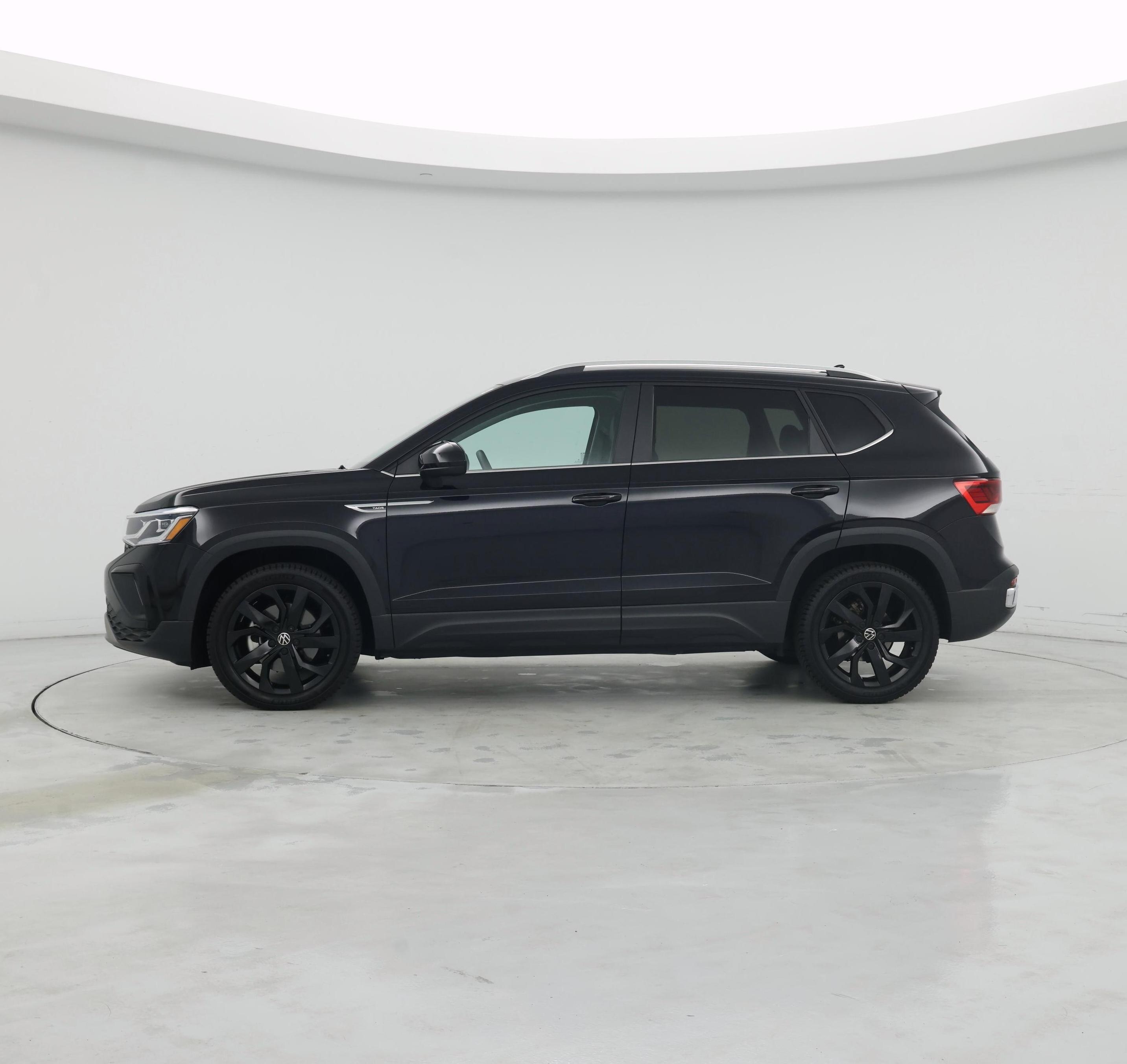 Thumbnail: 2022 Volkswagen Taos - 3