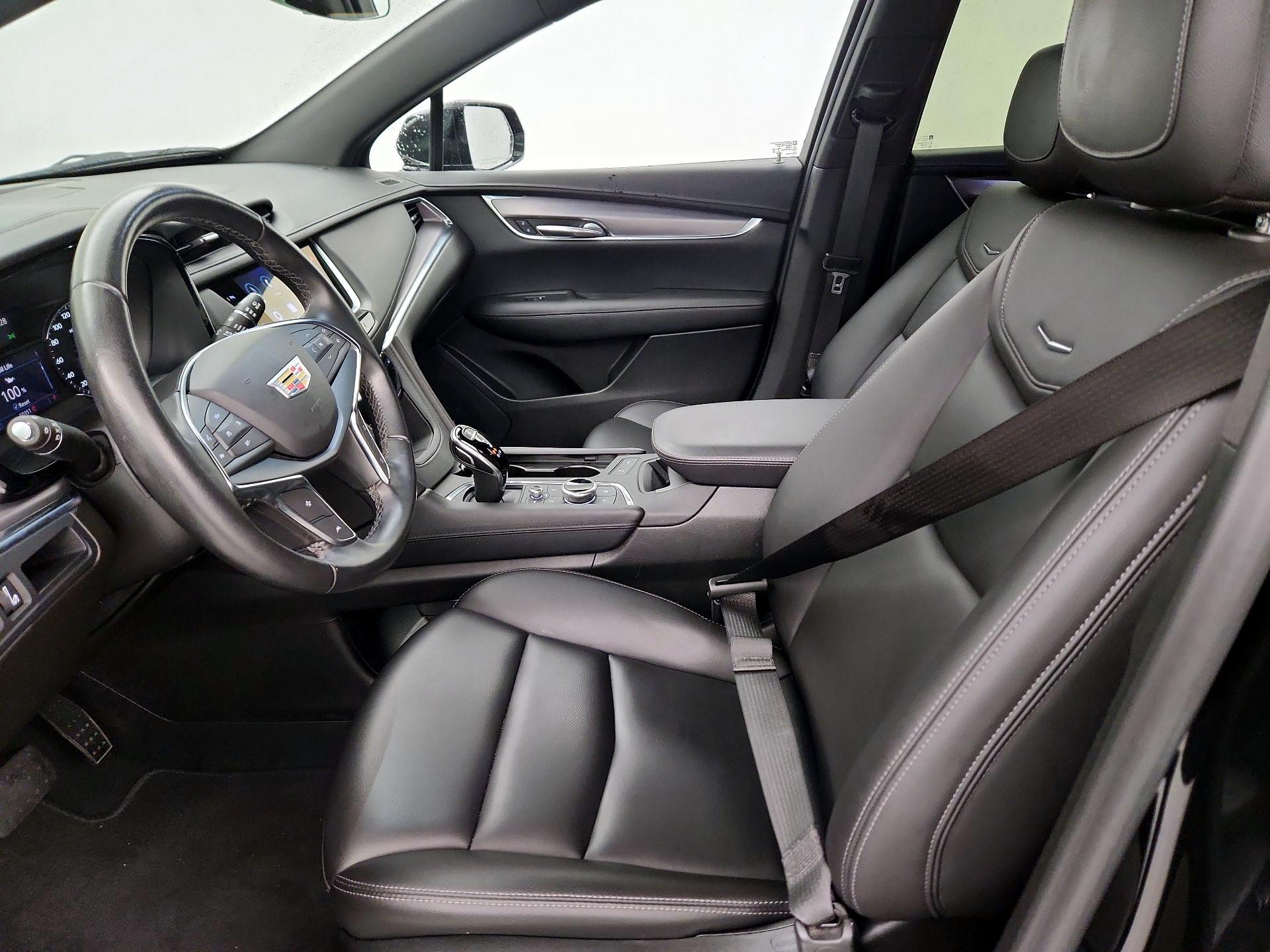 Thumbnail: 2023 Cadillac XT5 - 11