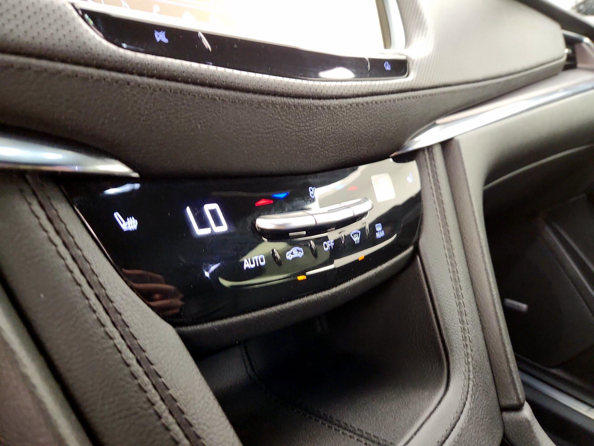 Thumbnail: 2023 Cadillac XT5 - 16