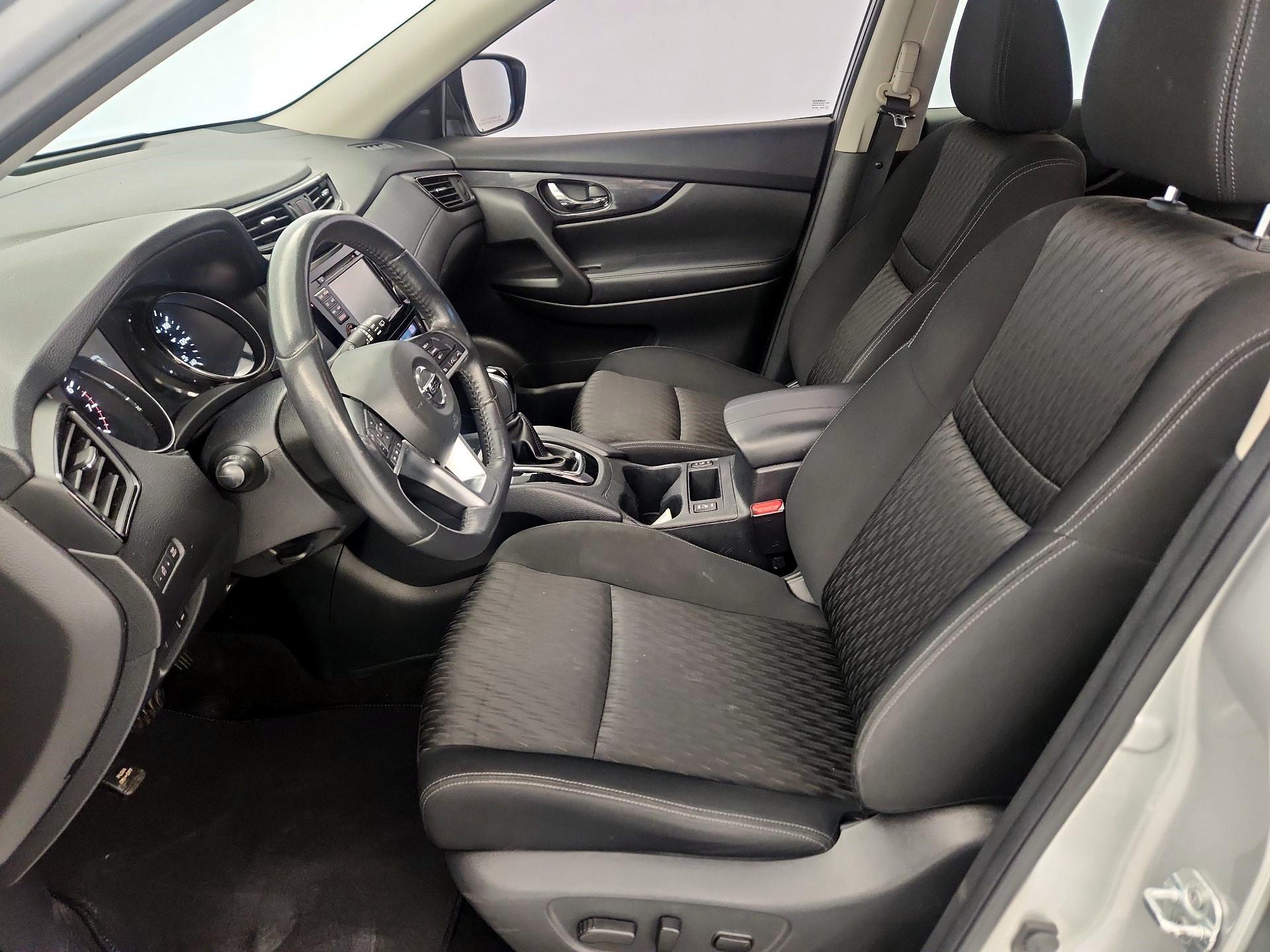 Thumbnail: 2017 Nissan Rogue - 11