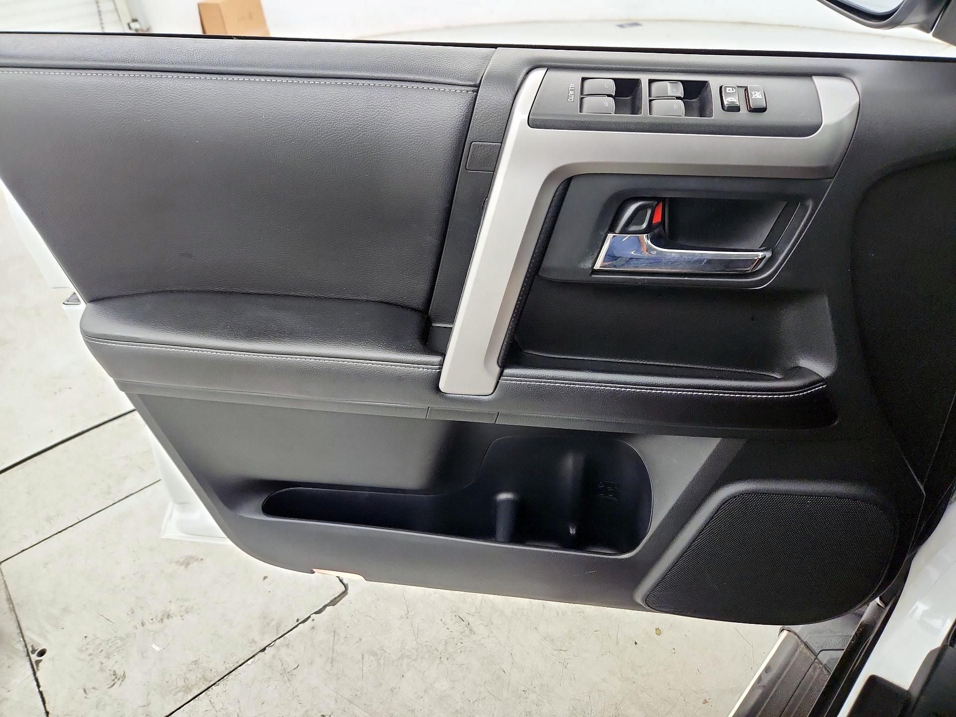 Thumbnail: 2016 Toyota 4Runner - 12