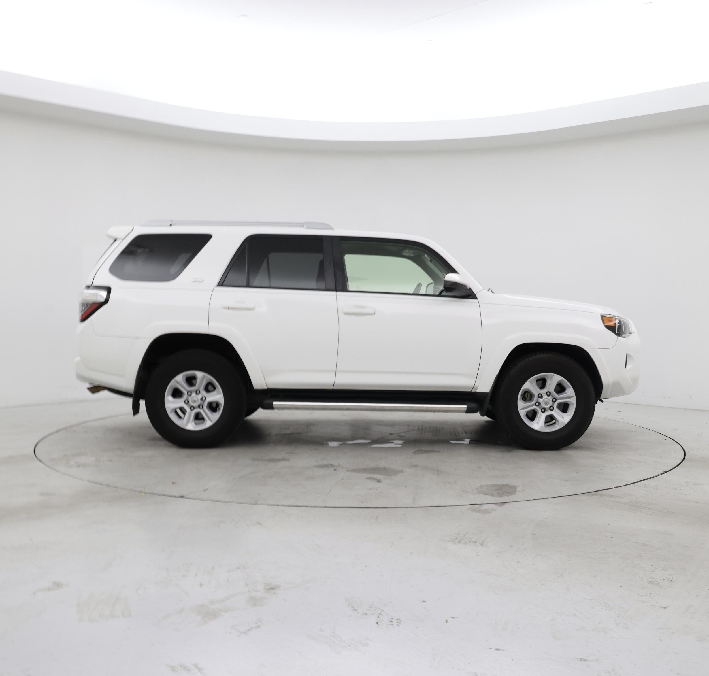 Thumbnail: 2016 Toyota 4Runner - 7