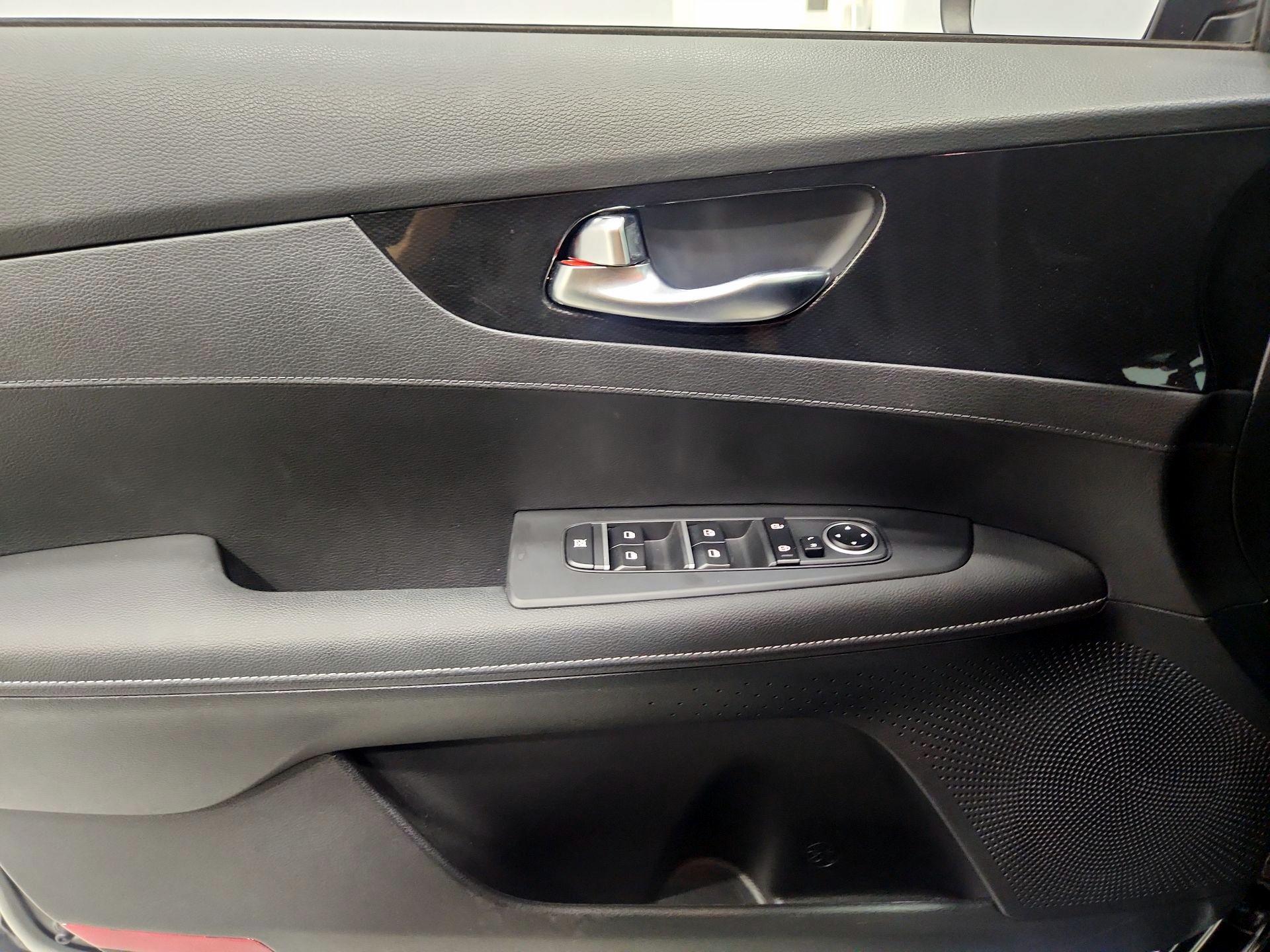 Thumbnail: 2023 Kia Forte - 12