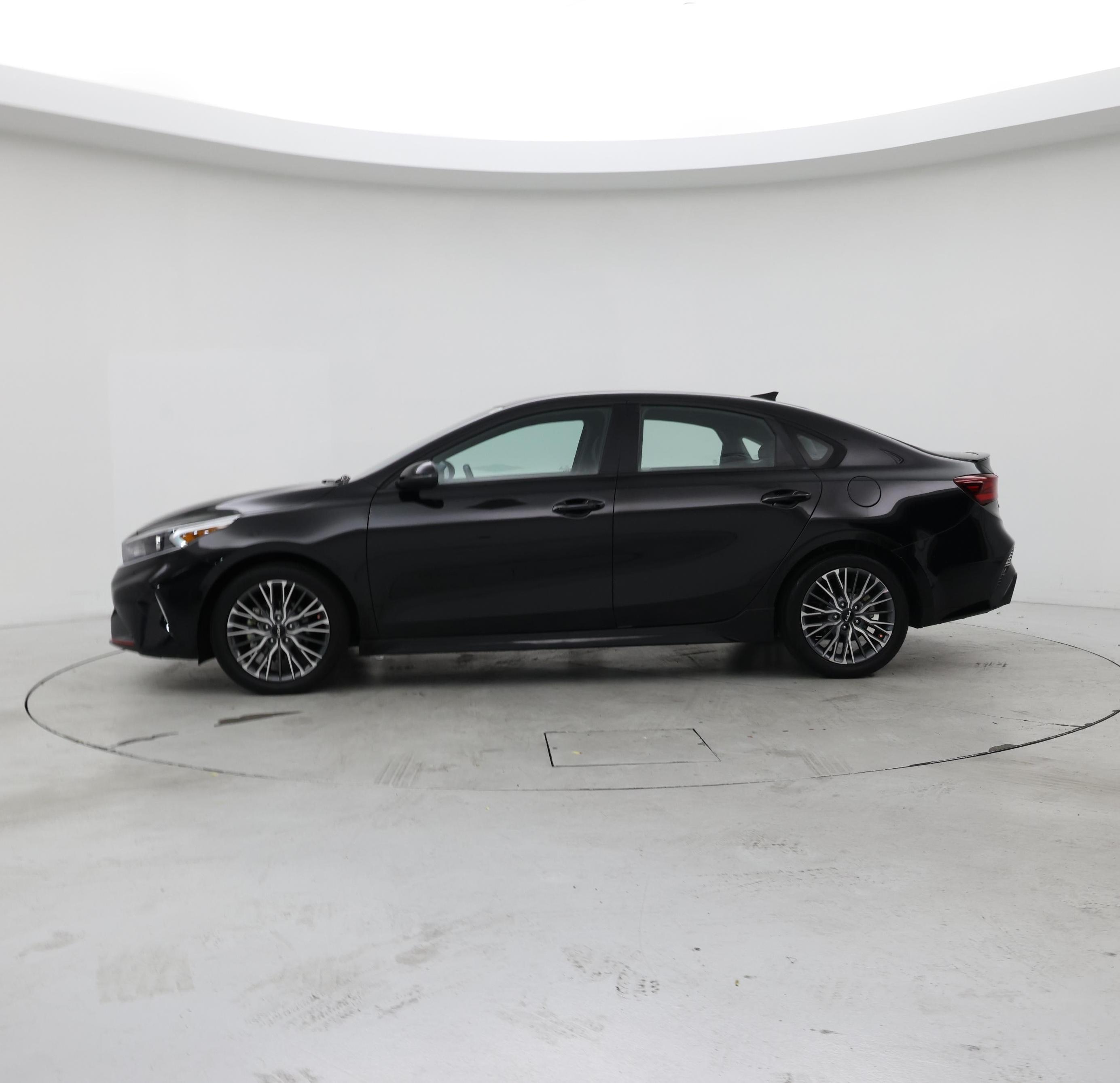 Thumbnail: 2023 Kia Forte - 3