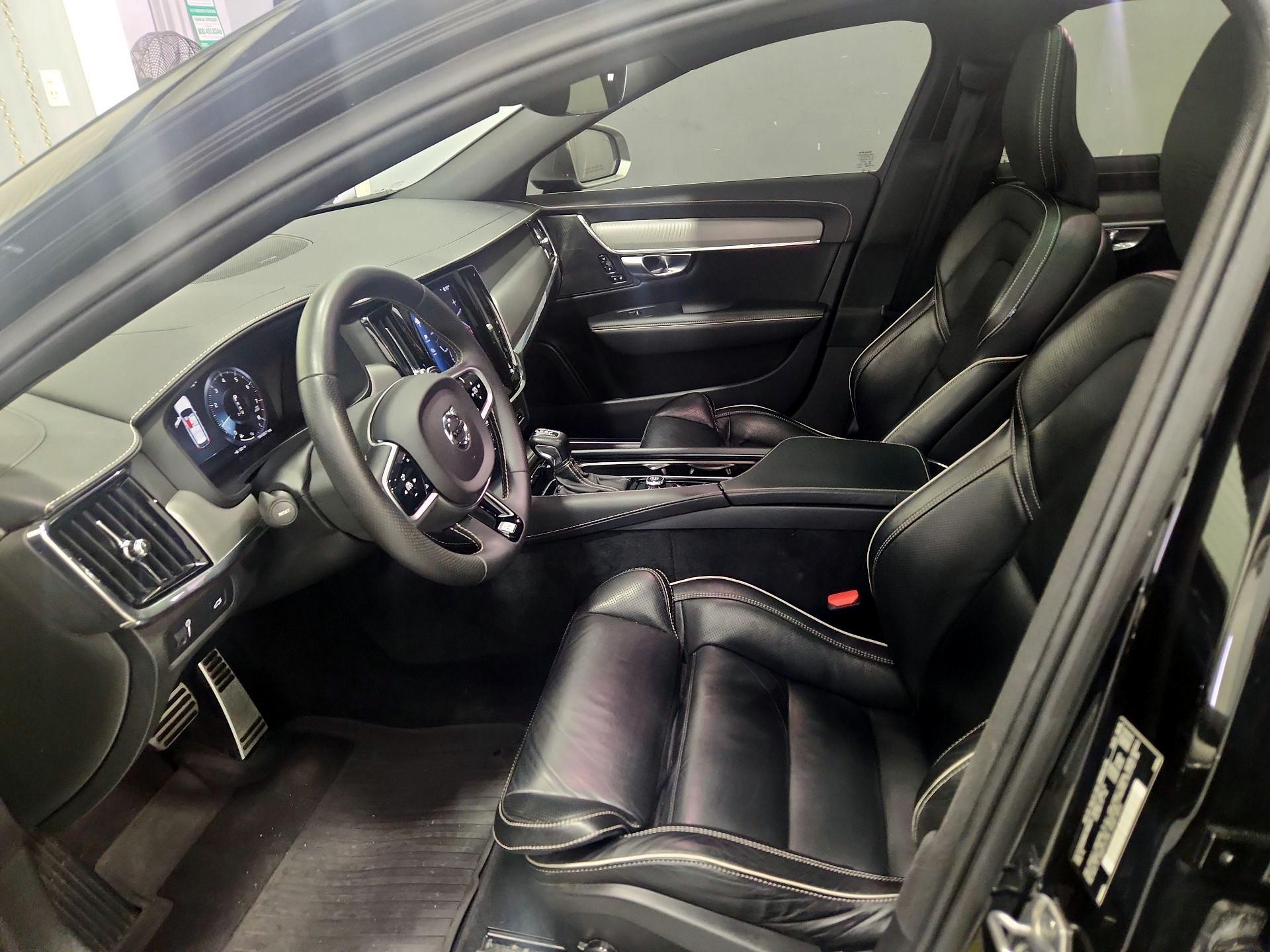 Thumbnail: 2019 Volvo V90 - 11