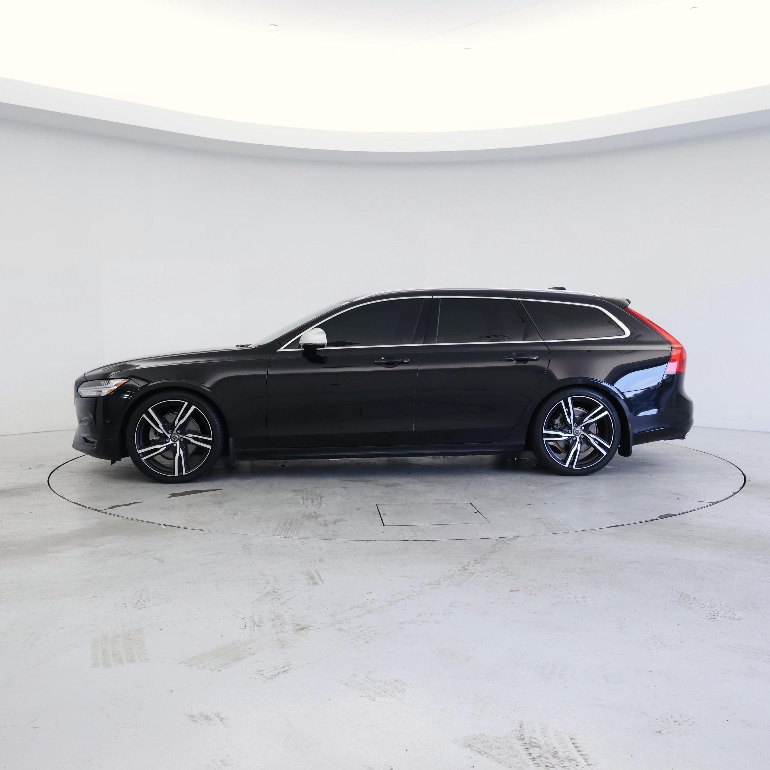 Thumbnail: 2019 Volvo V90 - 3