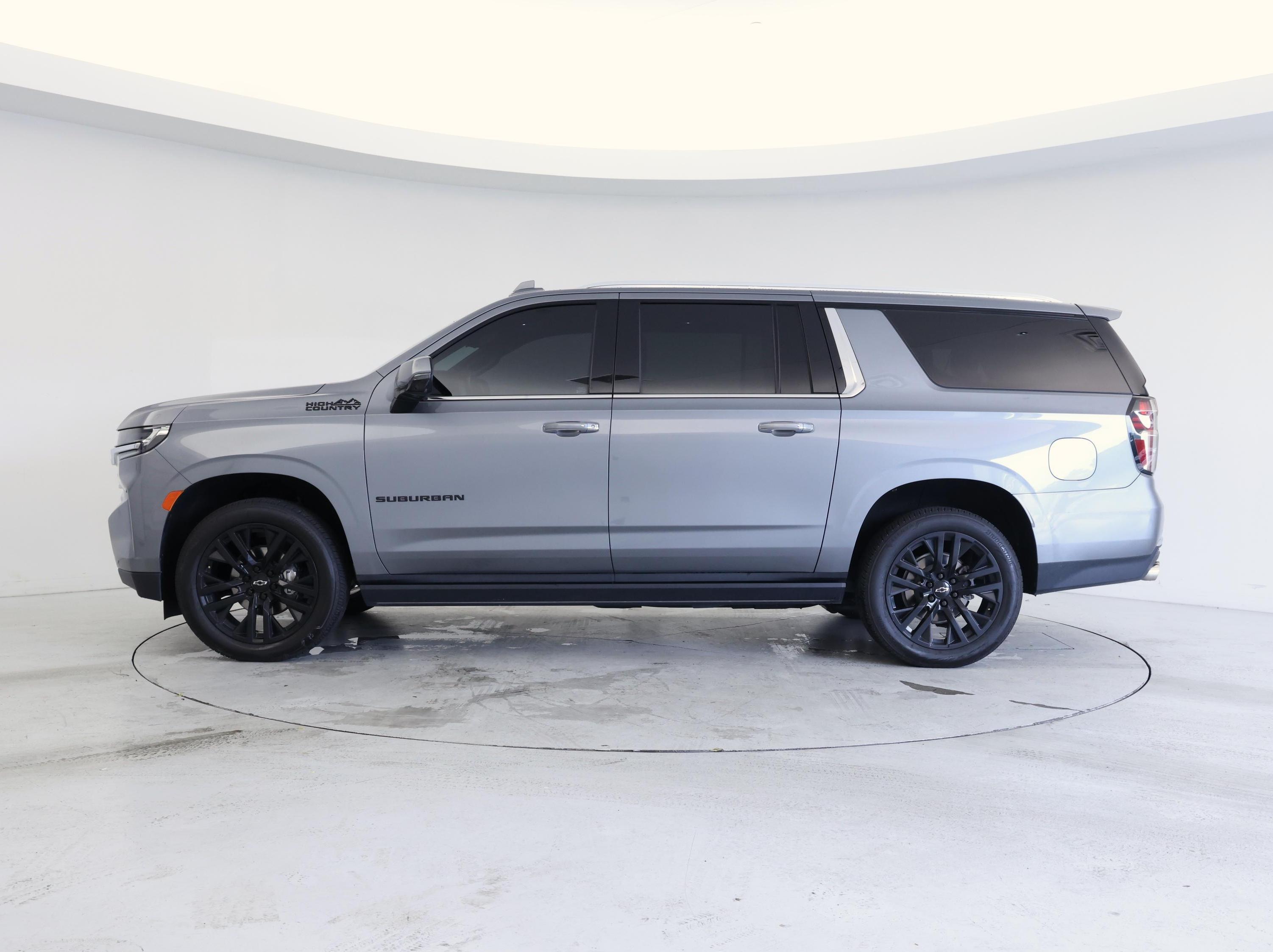Thumbnail: 2022 Chevrolet Suburban - 3