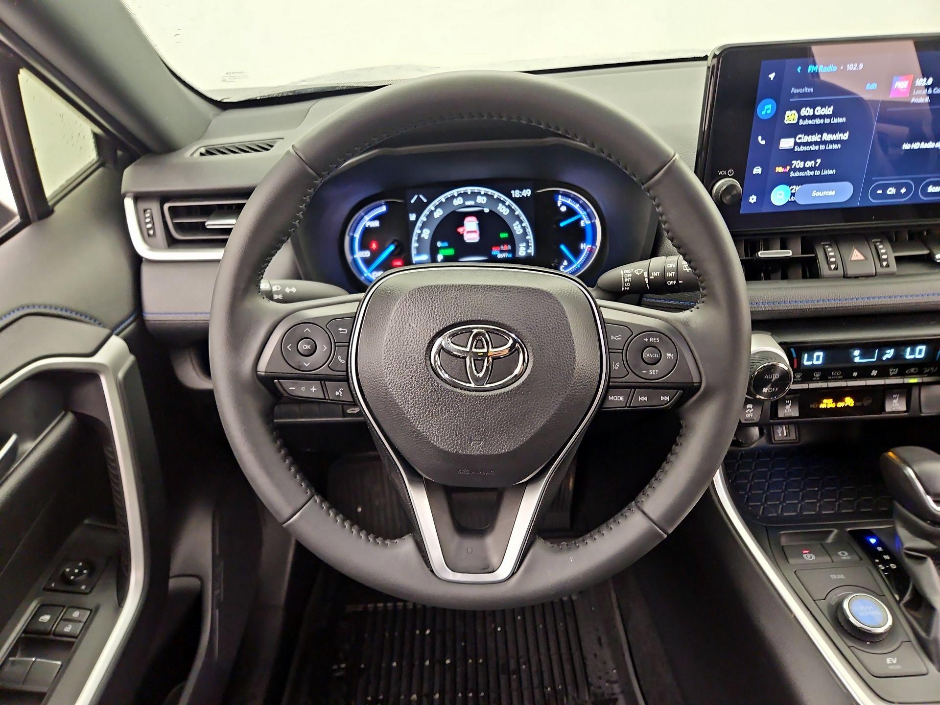 Thumbnail: 2025 Toyota RAV4 - 10