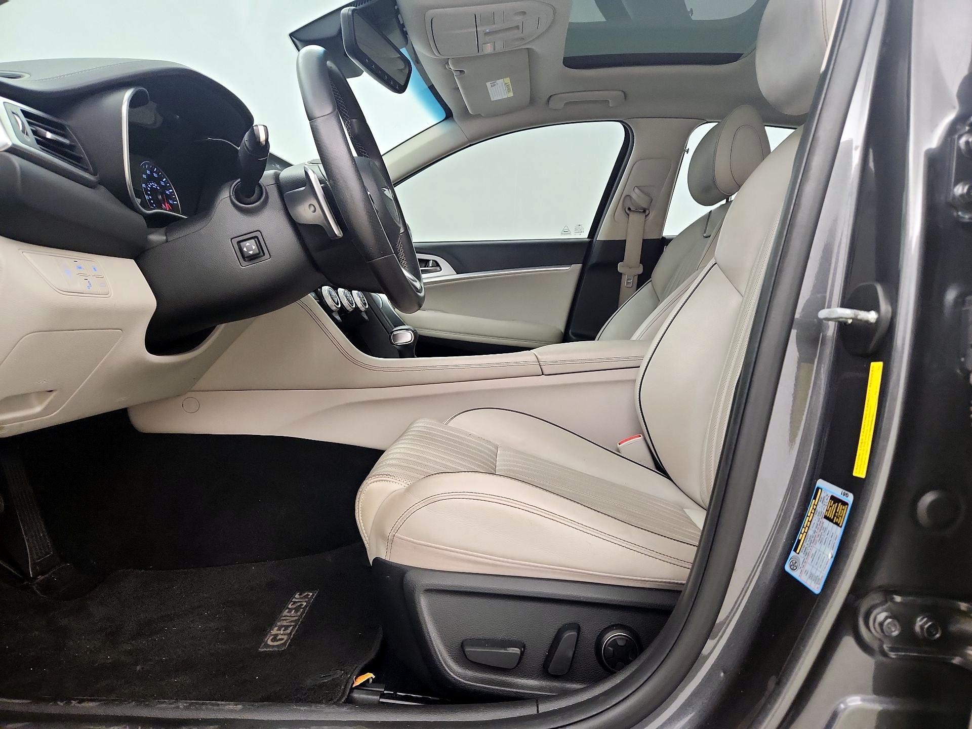 Thumbnail: 2021 Genesis G70 - 11