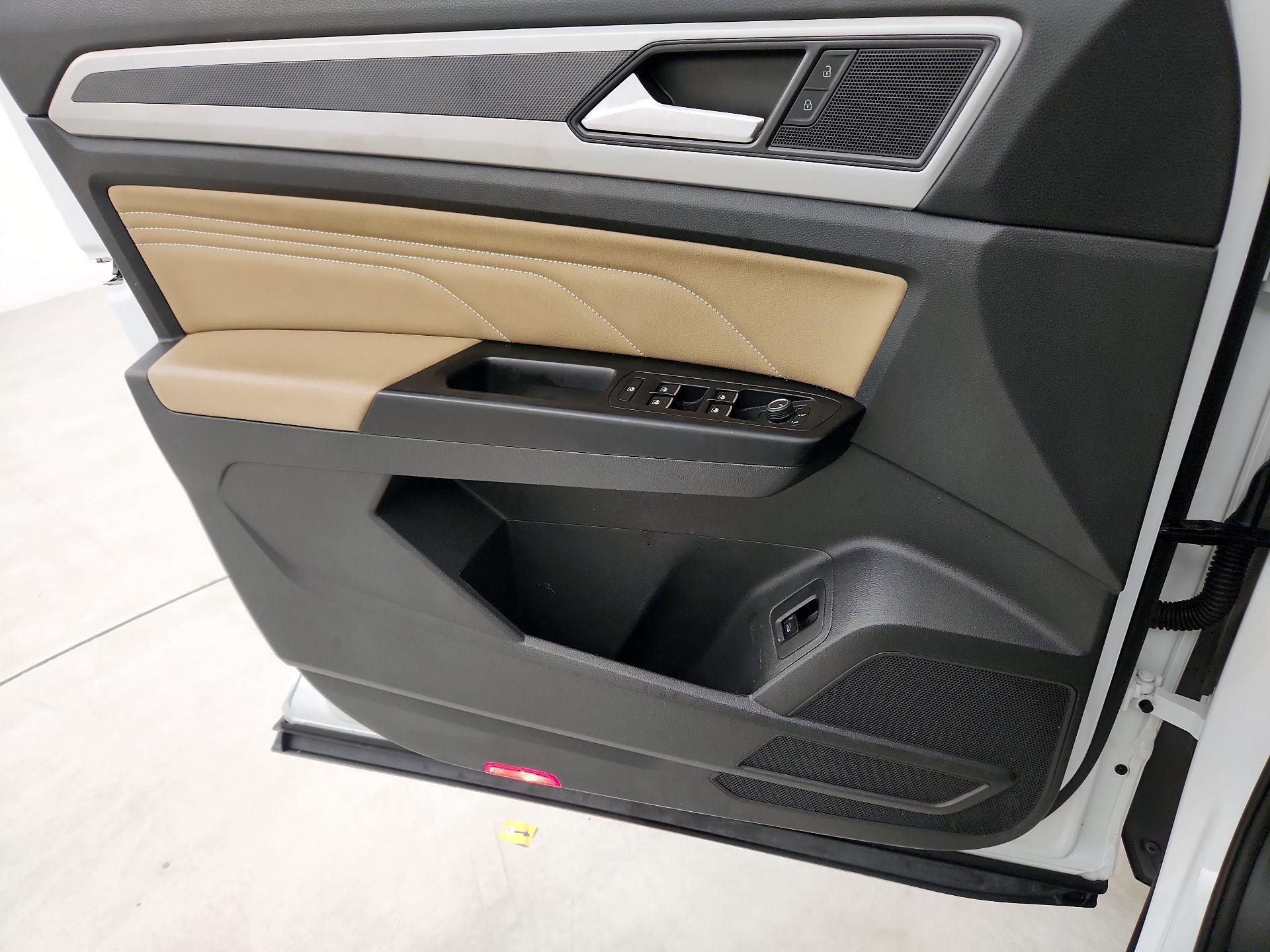 Thumbnail: 2021 Volkswagen Atlas - 12