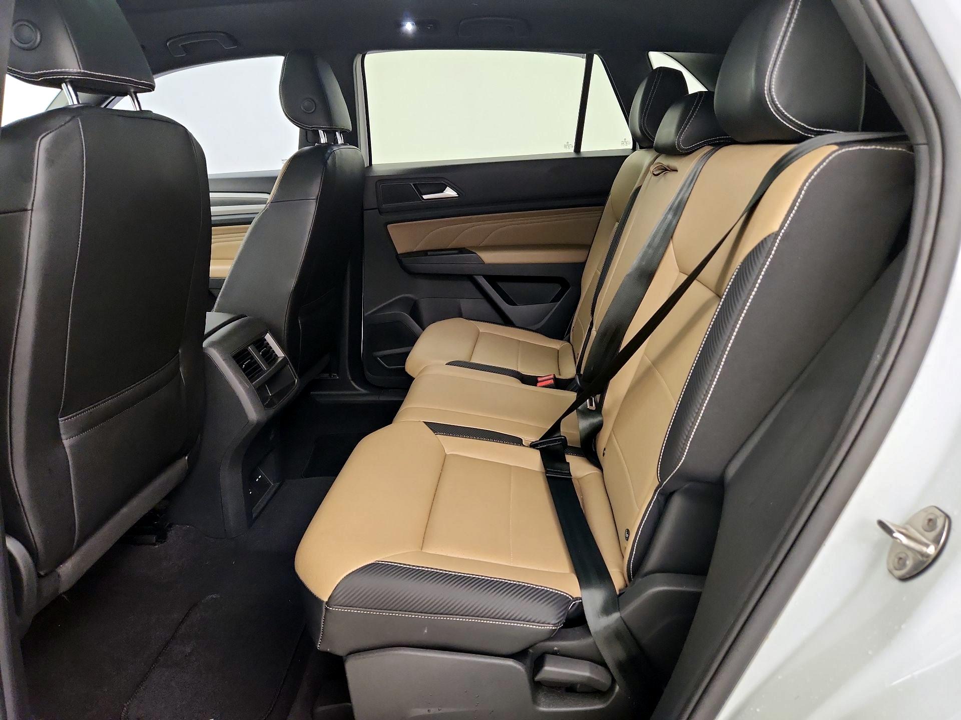 Thumbnail: 2021 Volkswagen Atlas - 20