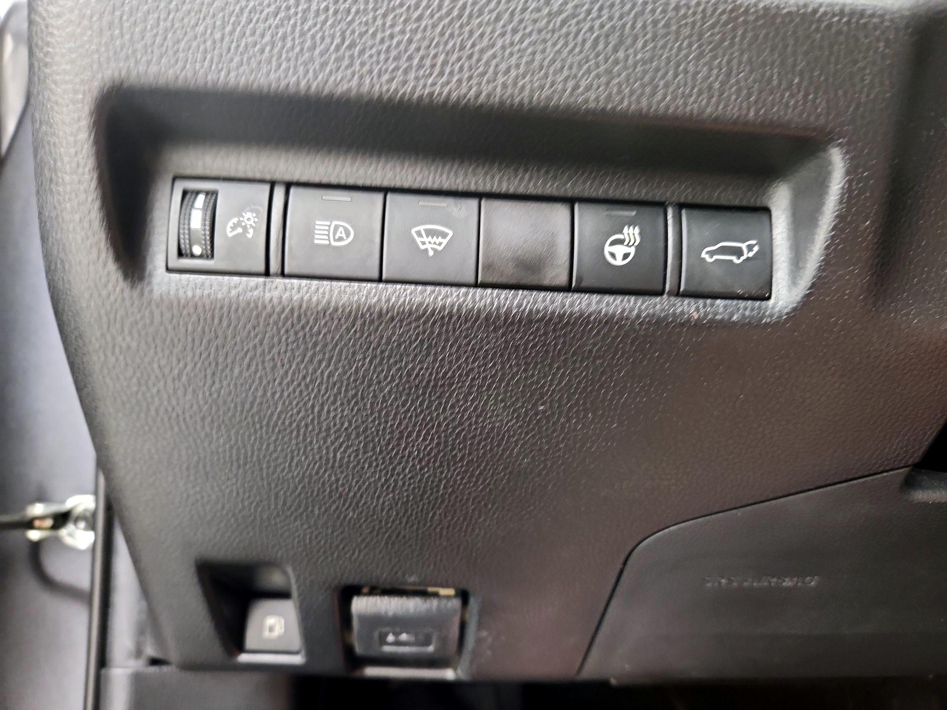 Thumbnail: 2021 Toyota RAV4 - 13