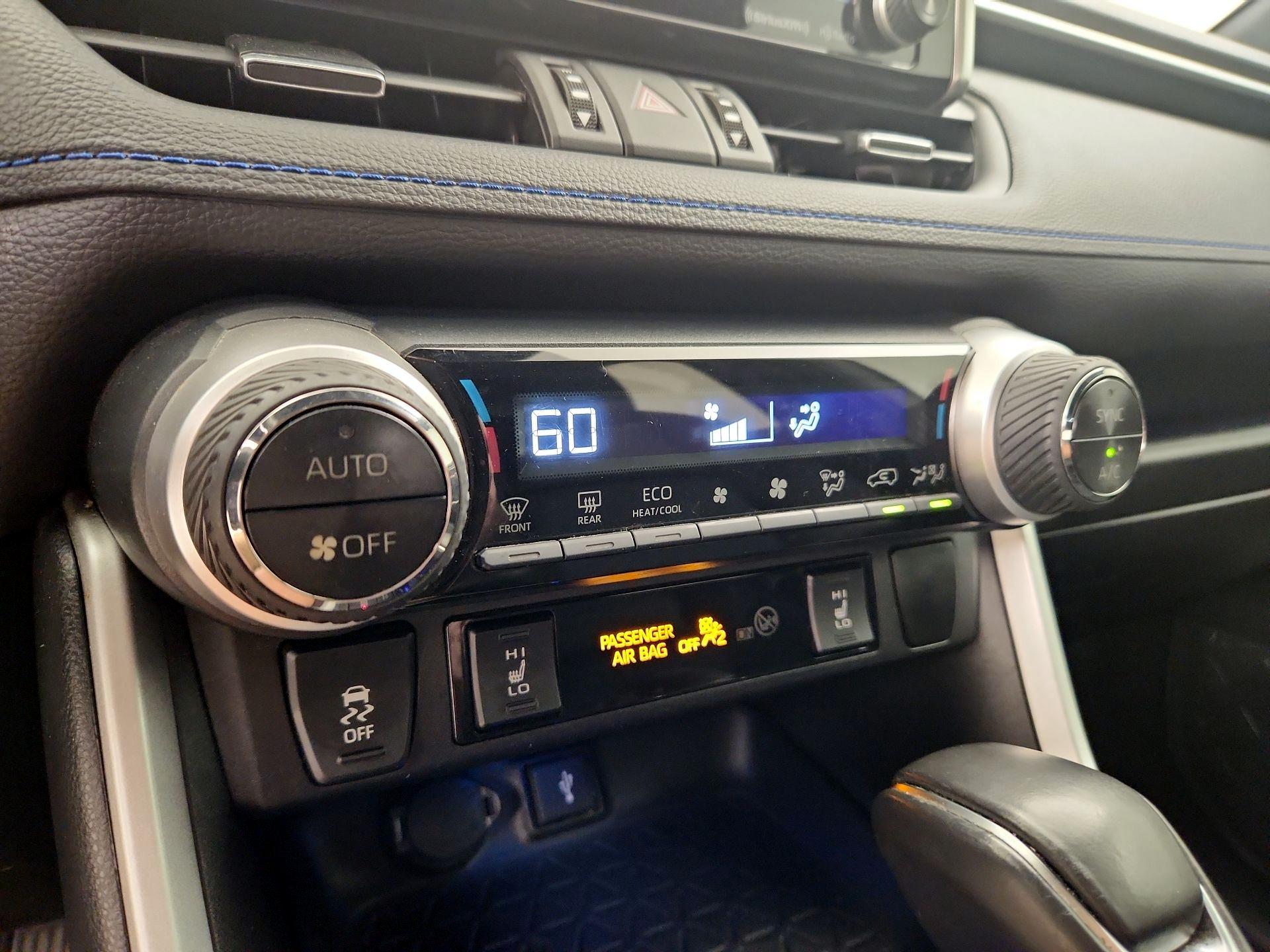 Thumbnail: 2021 Toyota RAV4 - 16
