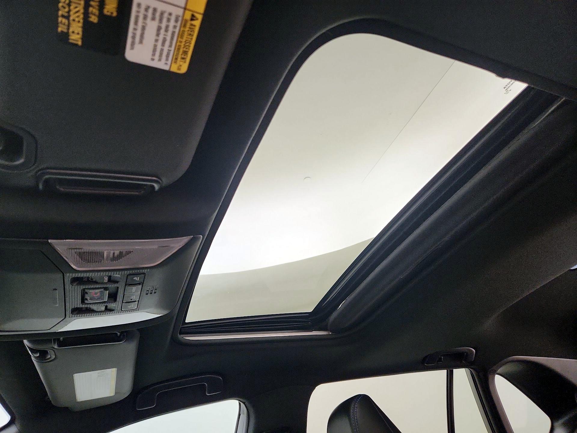 Thumbnail: 2021 Toyota RAV4 - 19