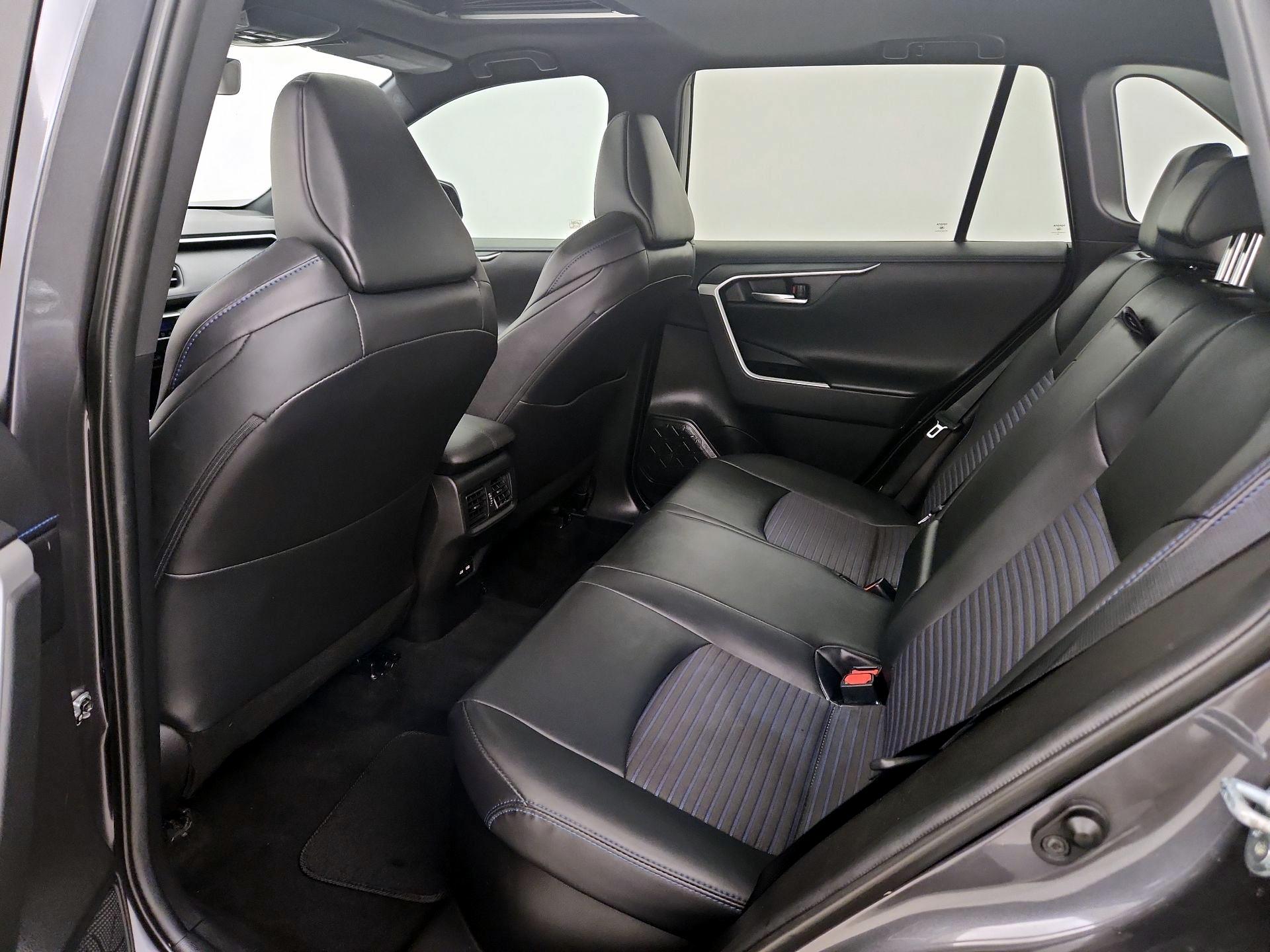 Thumbnail: 2021 Toyota RAV4 - 20