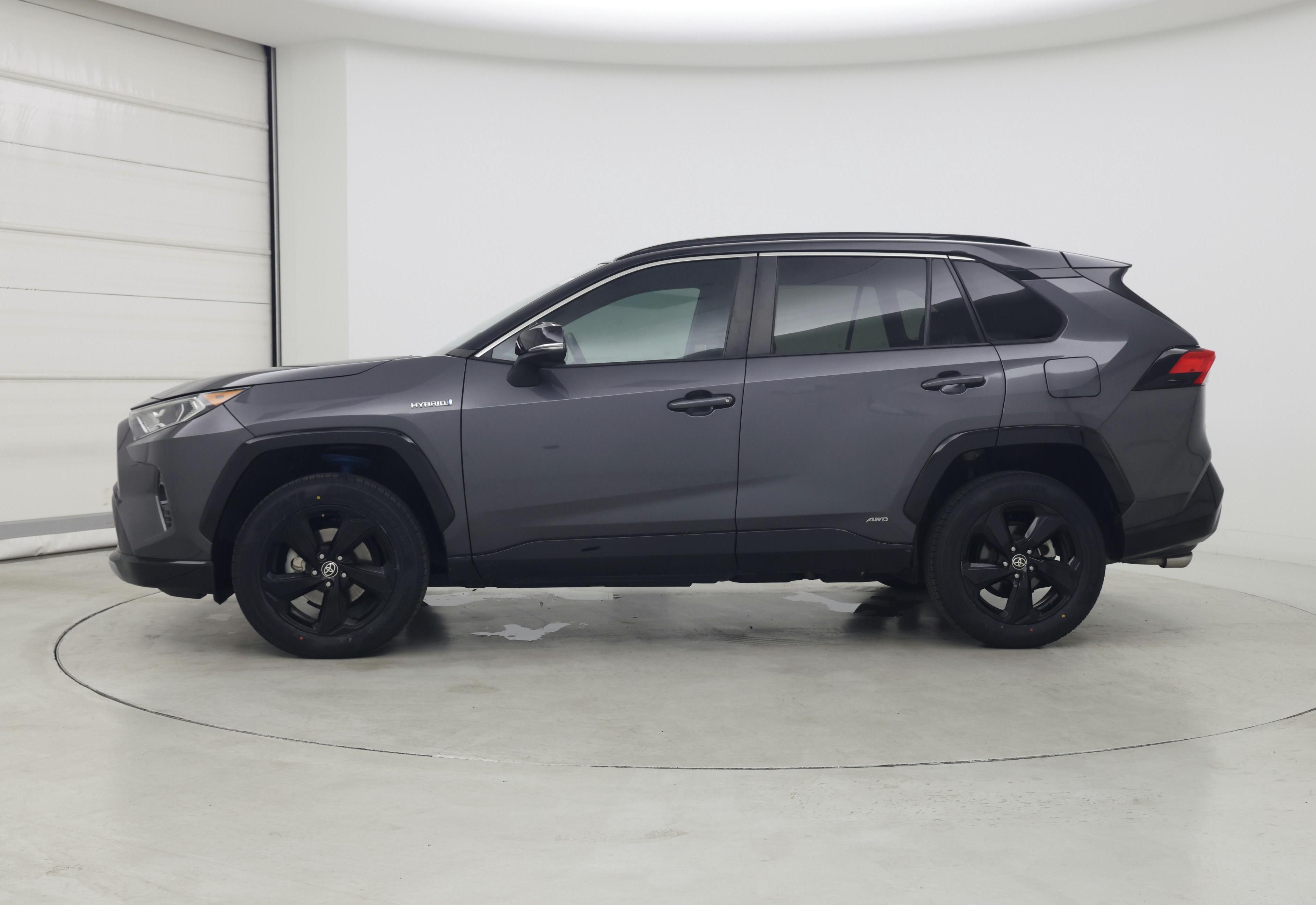 Thumbnail: 2021 Toyota RAV4 - 3