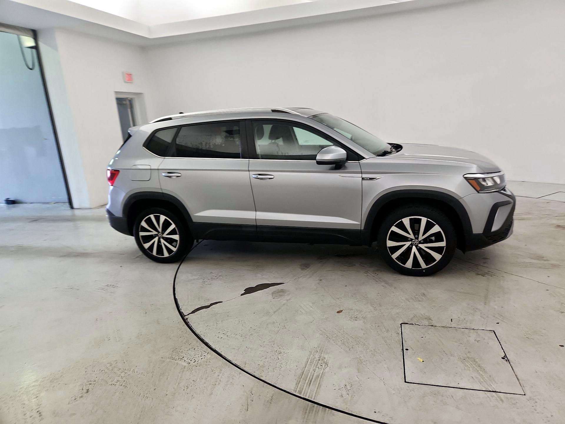 Thumbnail: 2023 Volkswagen Taos - 4