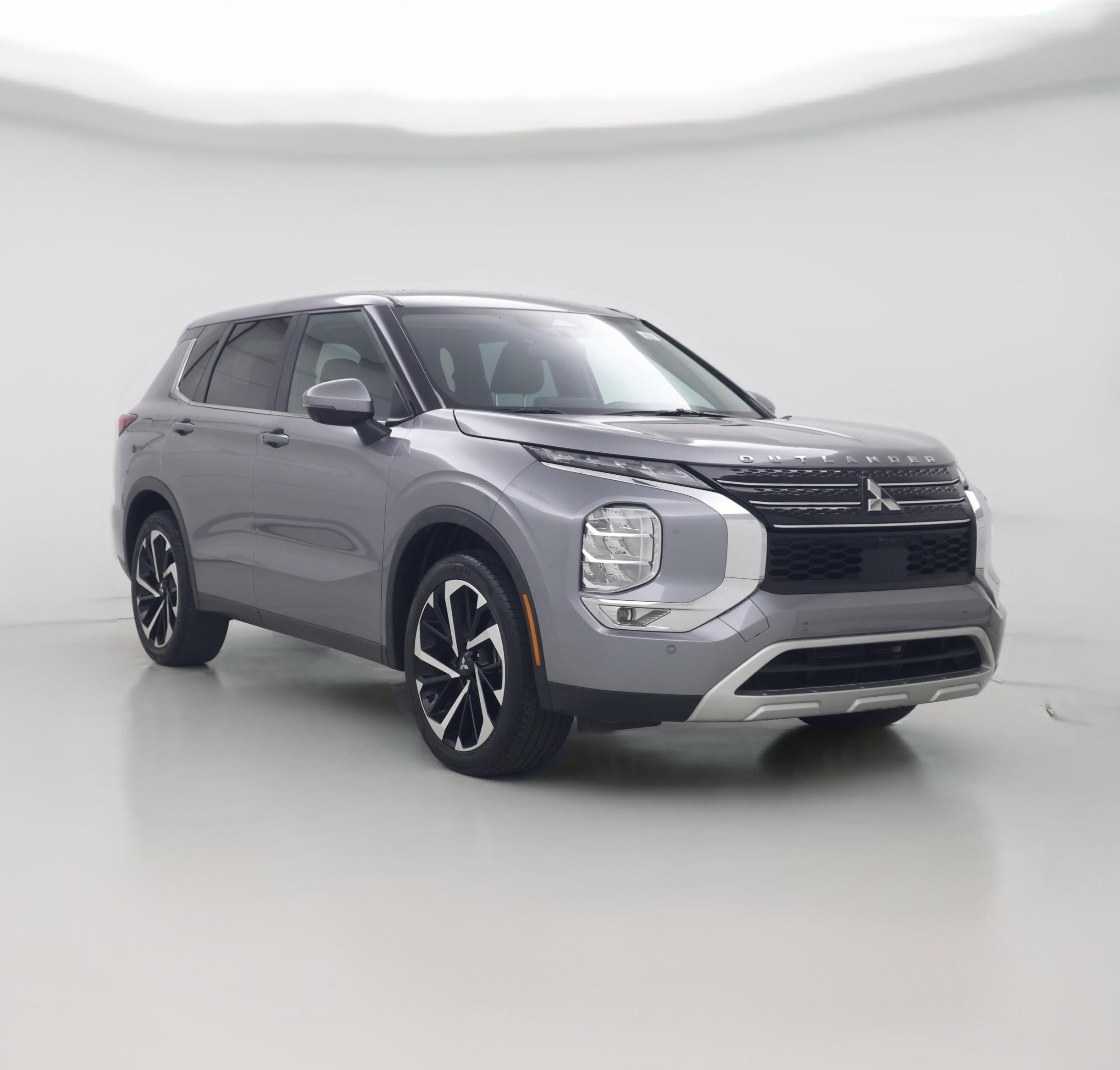 Thumbnail: 2023 Mitsubishi Outlander - 1