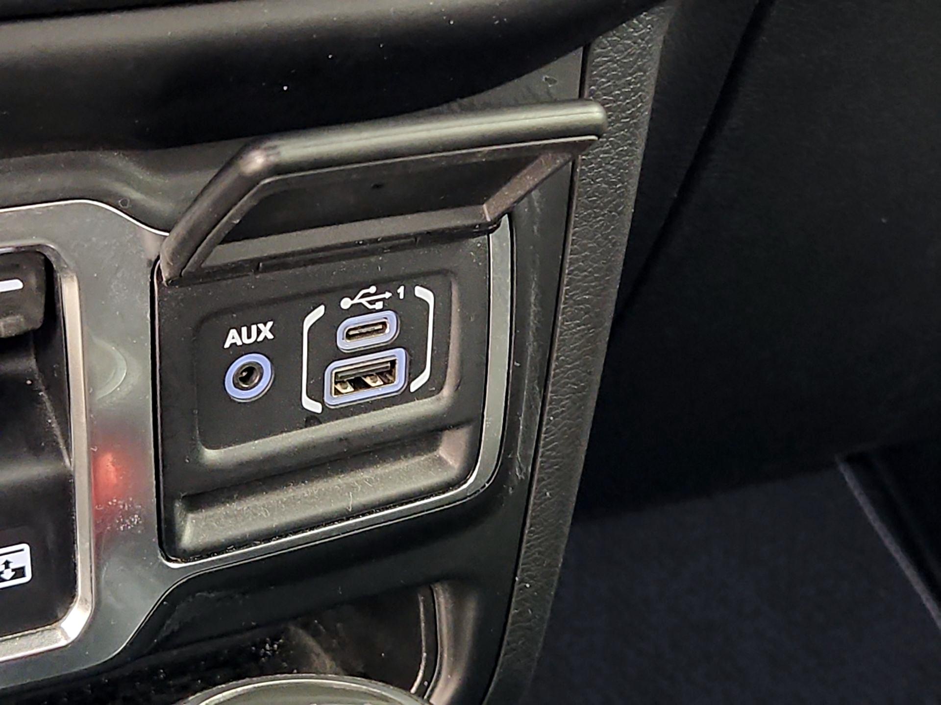 Thumbnail: 2021 Jeep Wrangler - 18