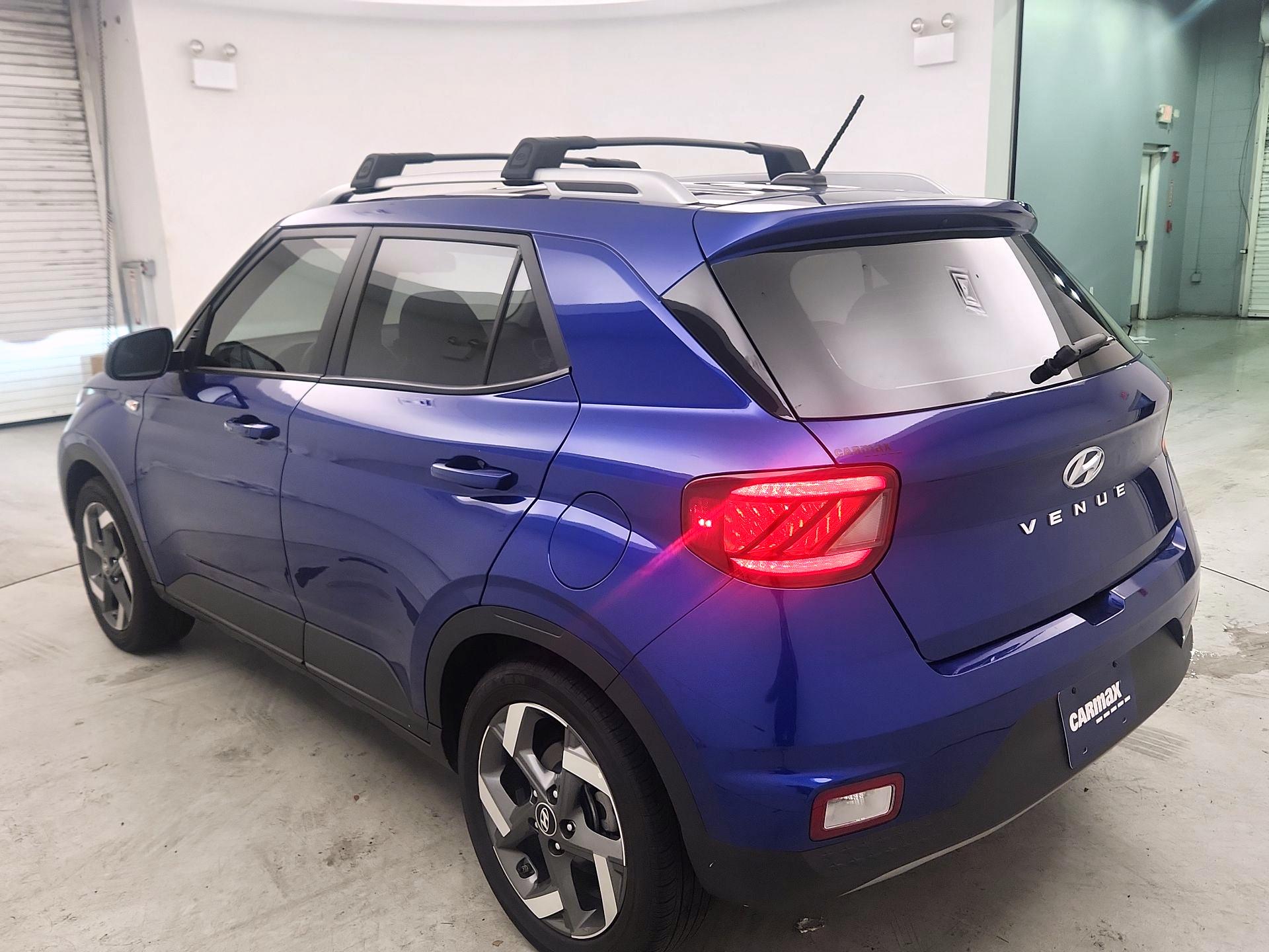 Thumbnail: 2023 Hyundai Venue - 7