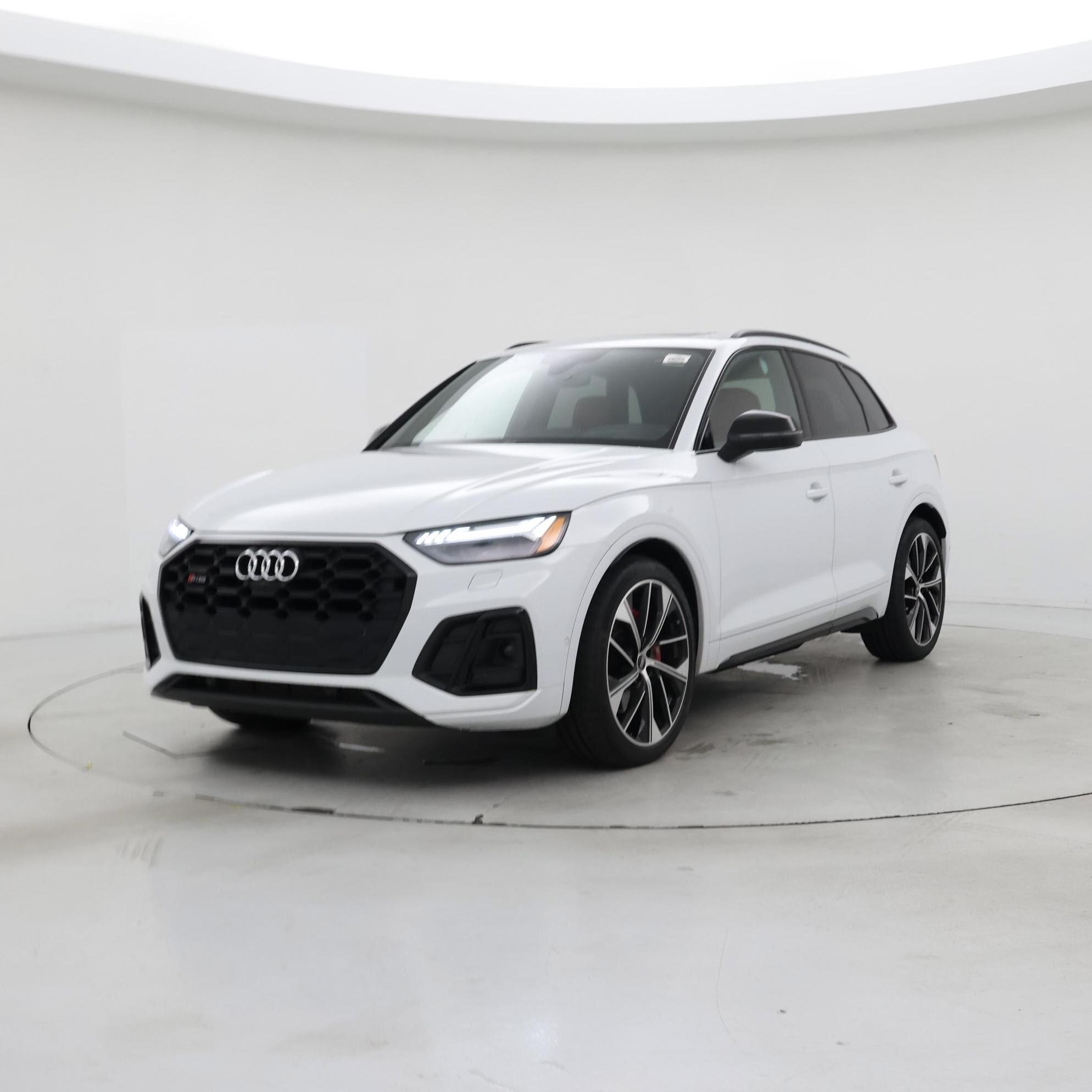 Thumbnail: 2023 Audi SQ5 - 4
