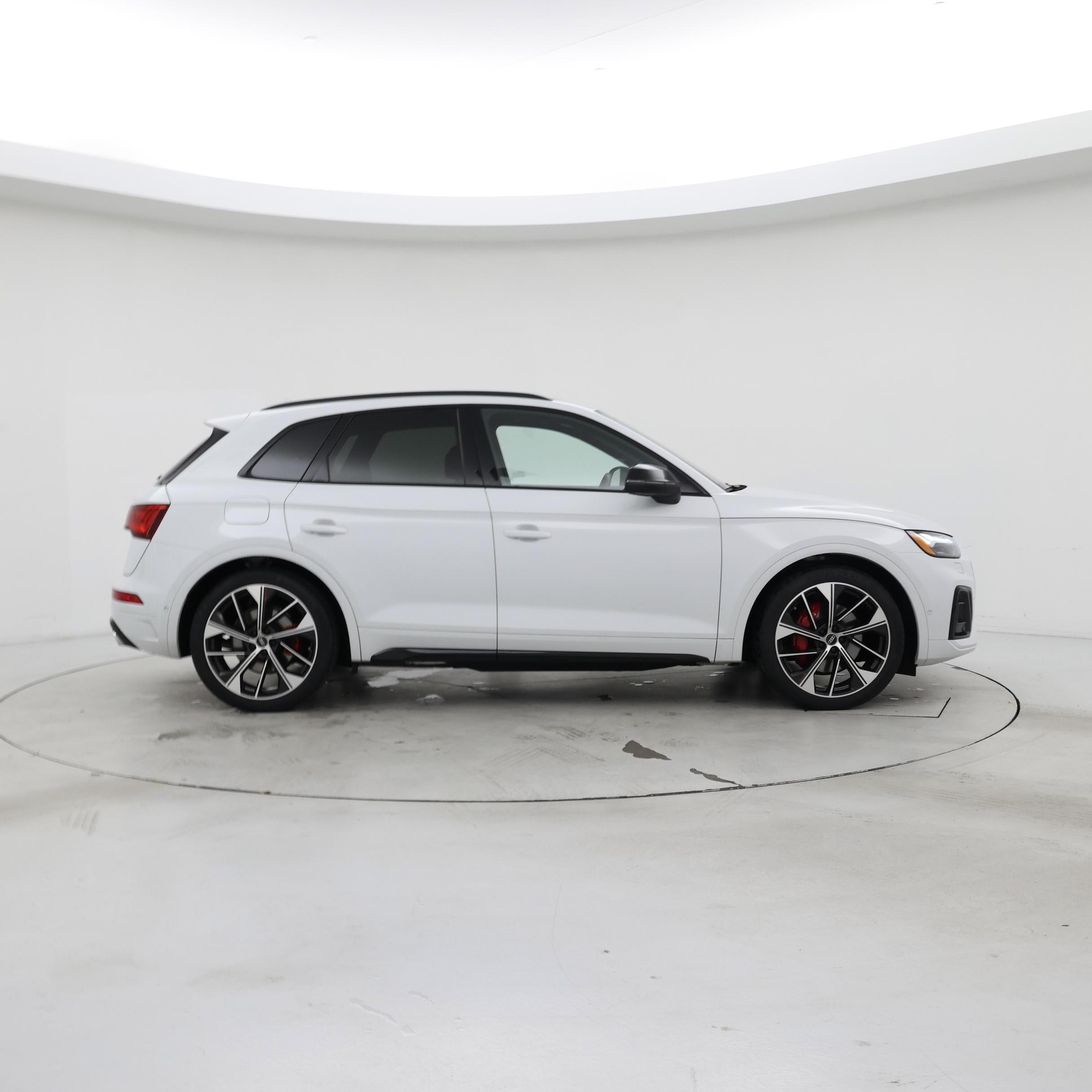 Thumbnail: 2023 Audi SQ5 - 7