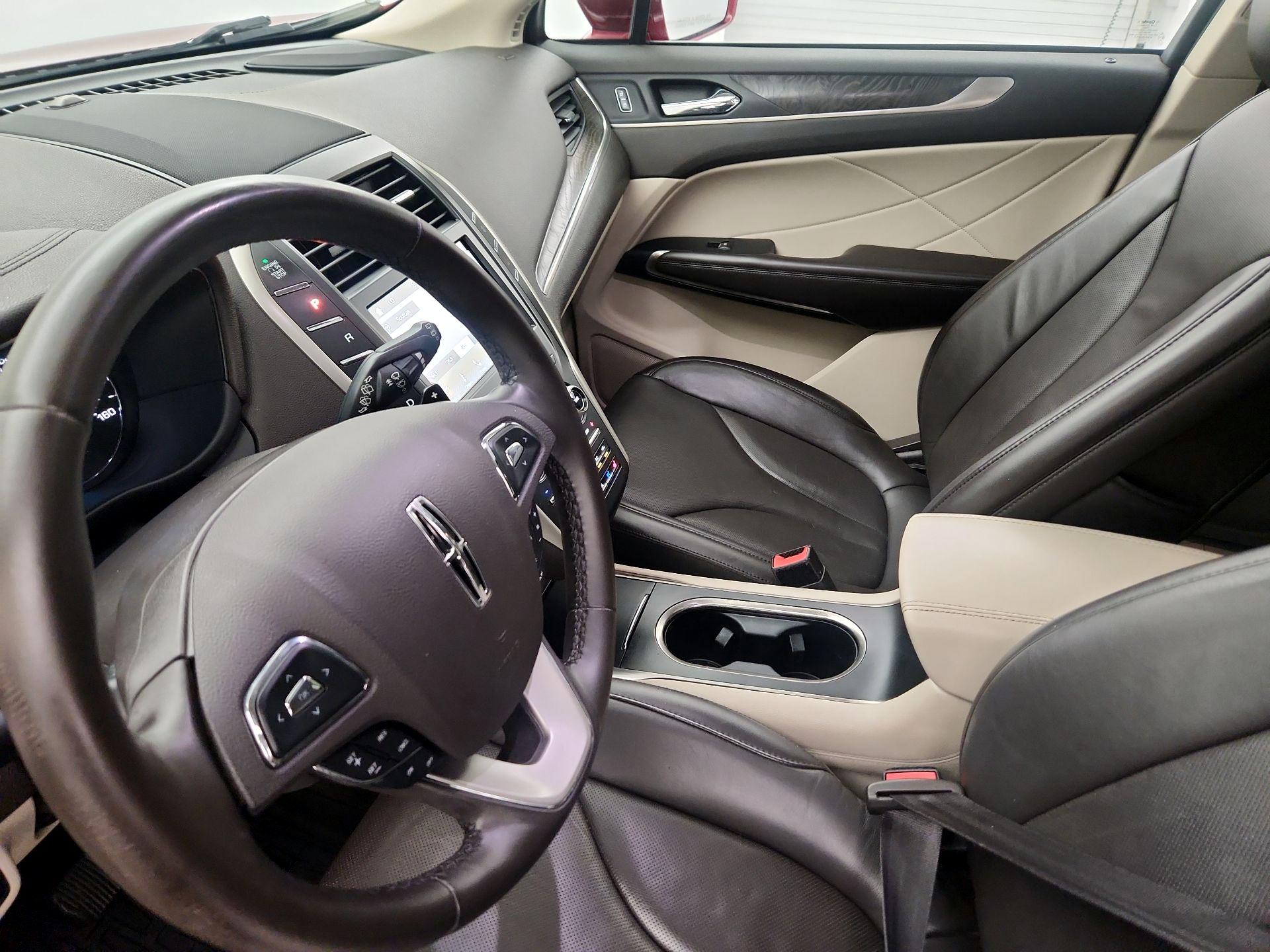 Thumbnail: 2017 Lincoln MKC - 9
