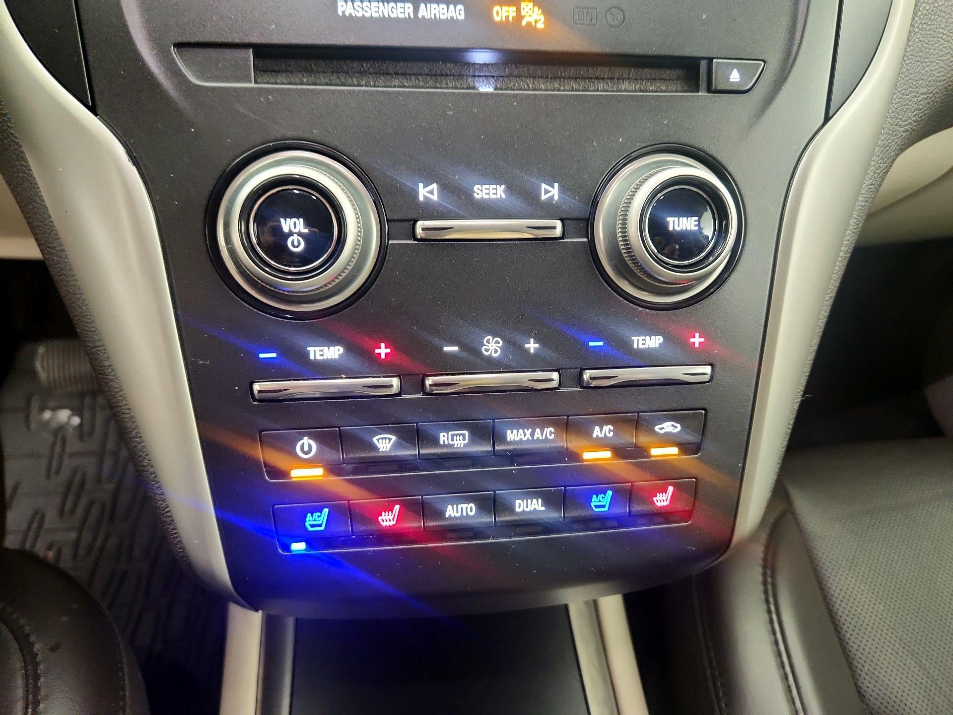 Thumbnail: 2017 Lincoln MKC - 14